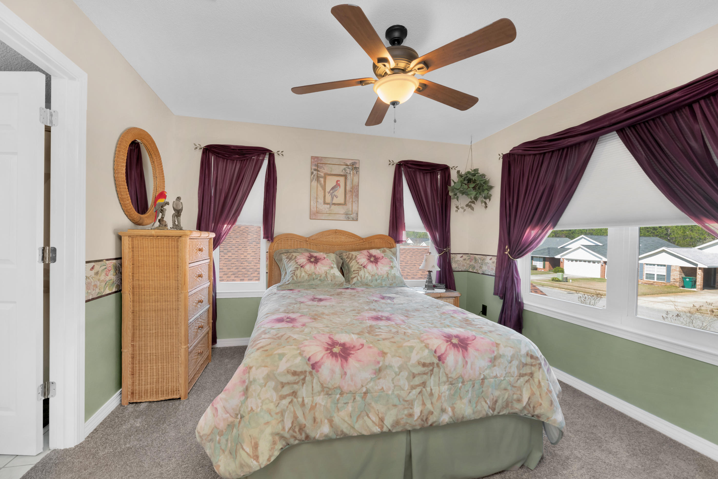 EMERALD VILLAGE S/D LOT 43 BLK B - Residential