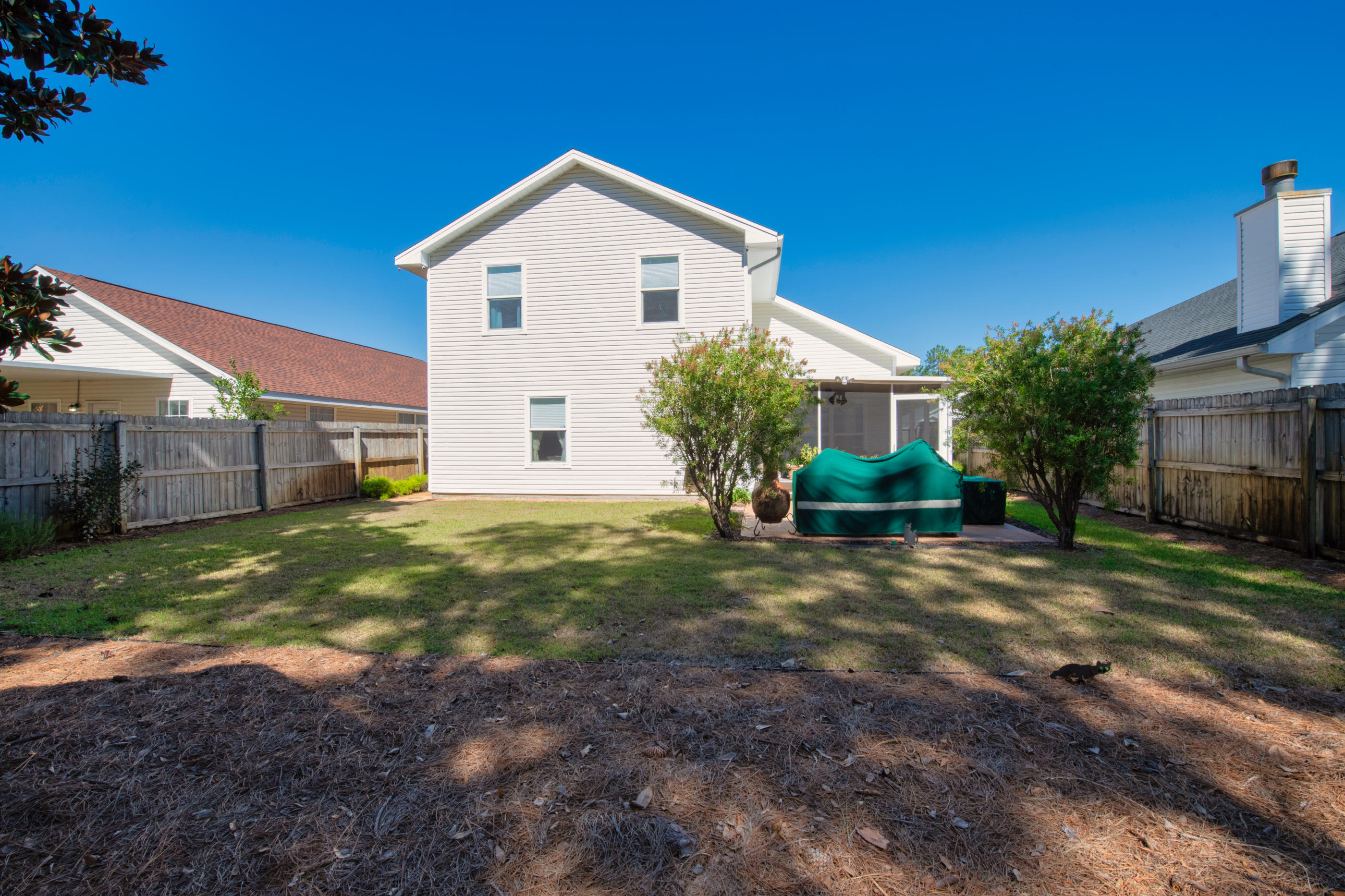 EMERALD VILLAGE S/D LOT 43 BLK B - Residential