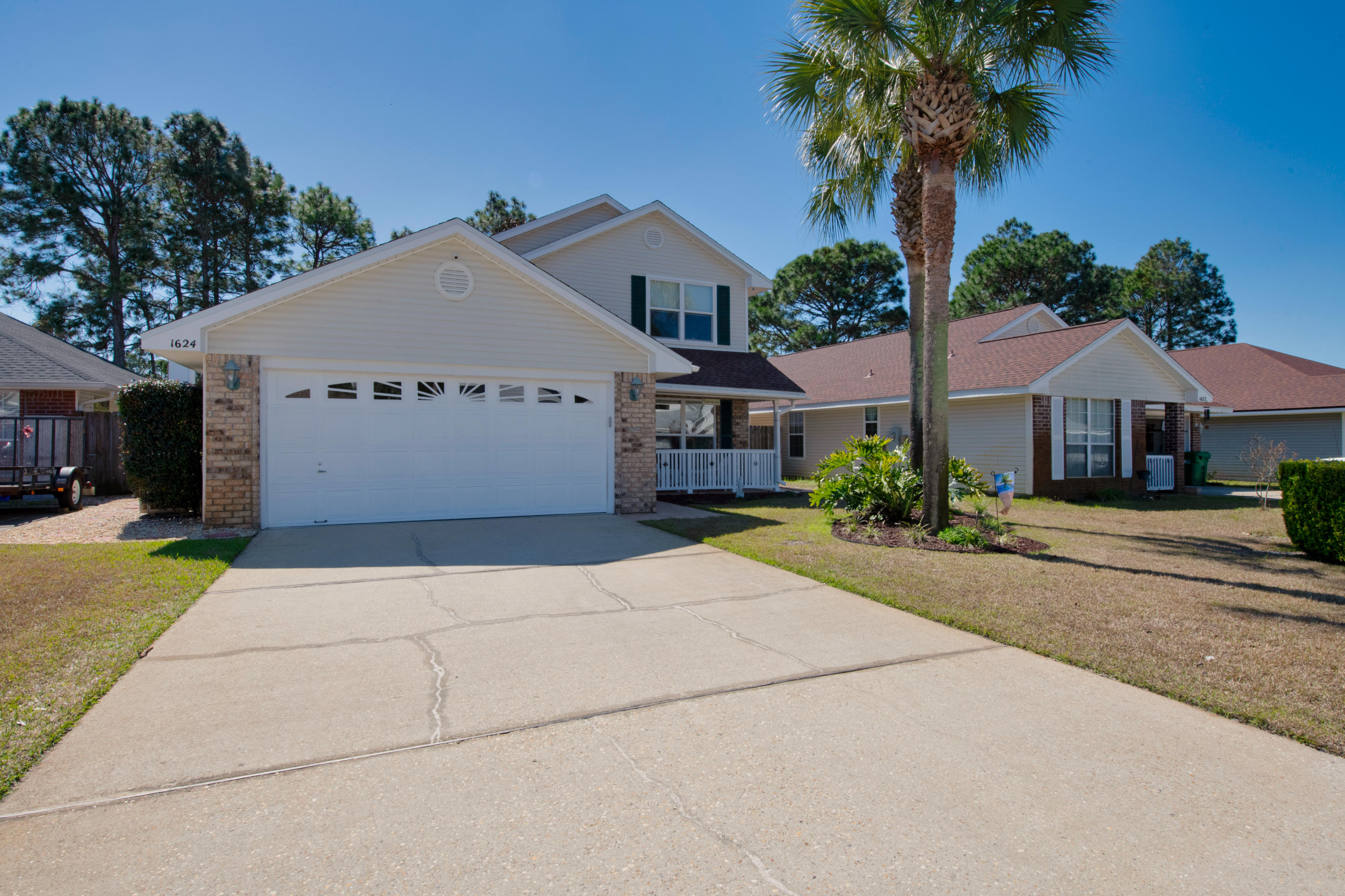 EMERALD VILLAGE S/D LOT 43 BLK B - Residential