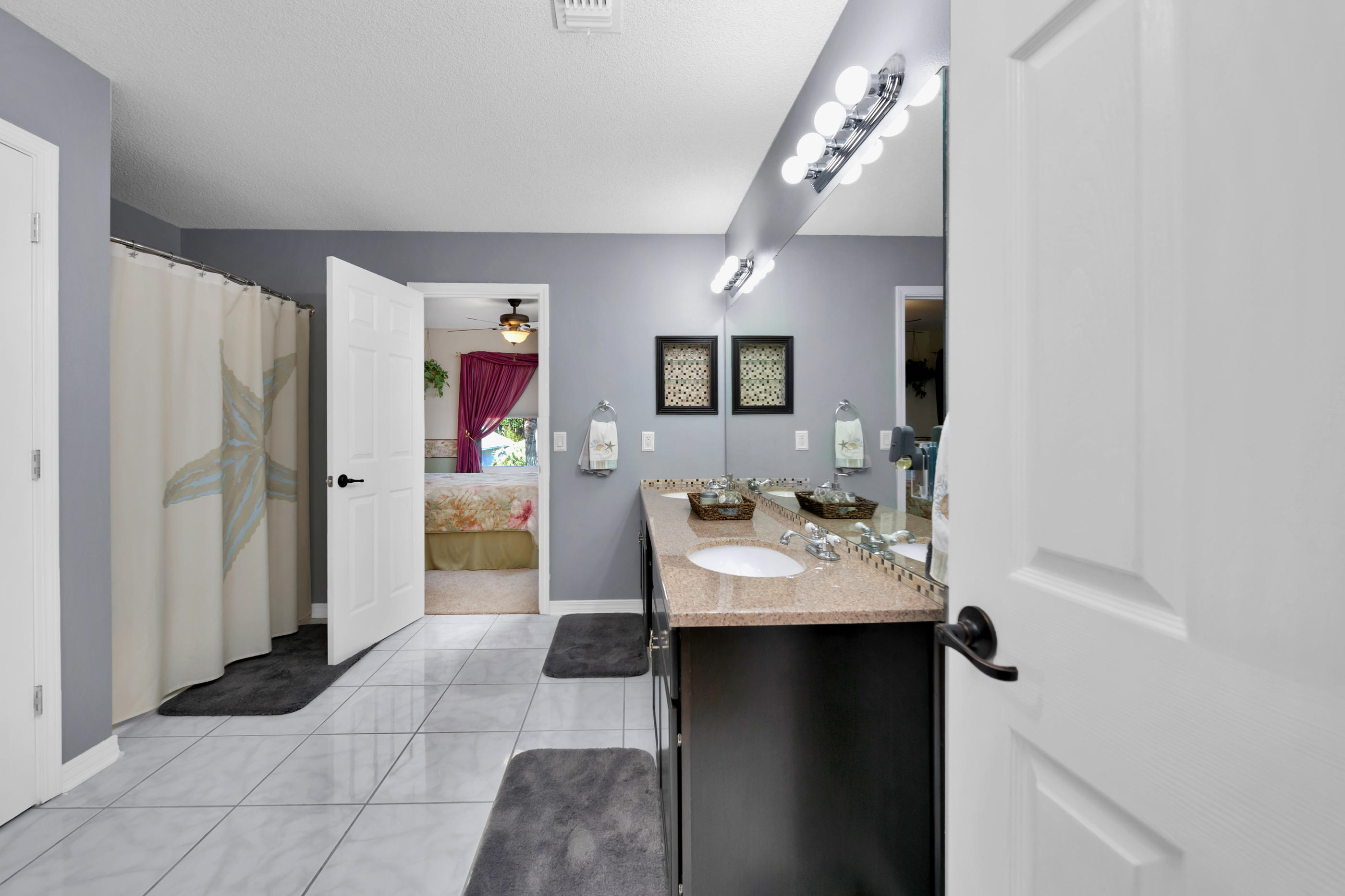 EMERALD VILLAGE S/D LOT 43 BLK B - Residential