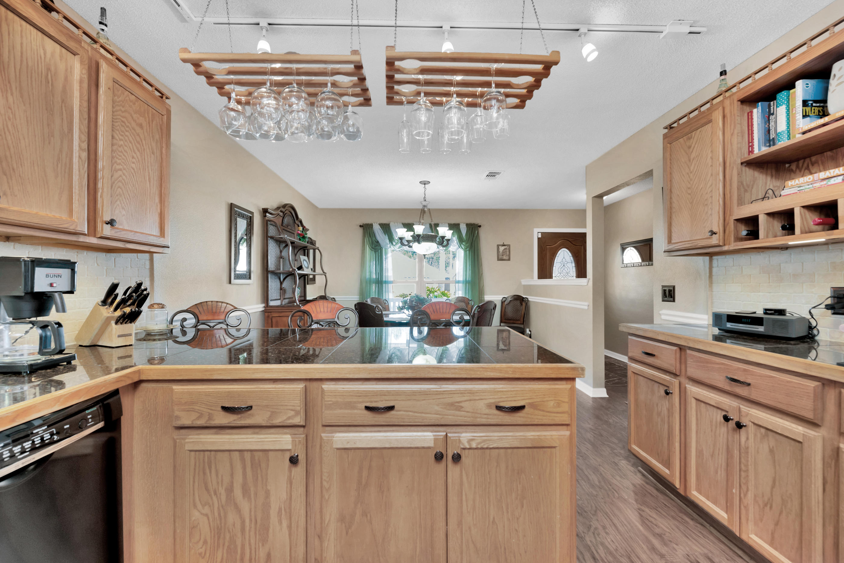 EMERALD VILLAGE S/D LOT 43 BLK B - Residential