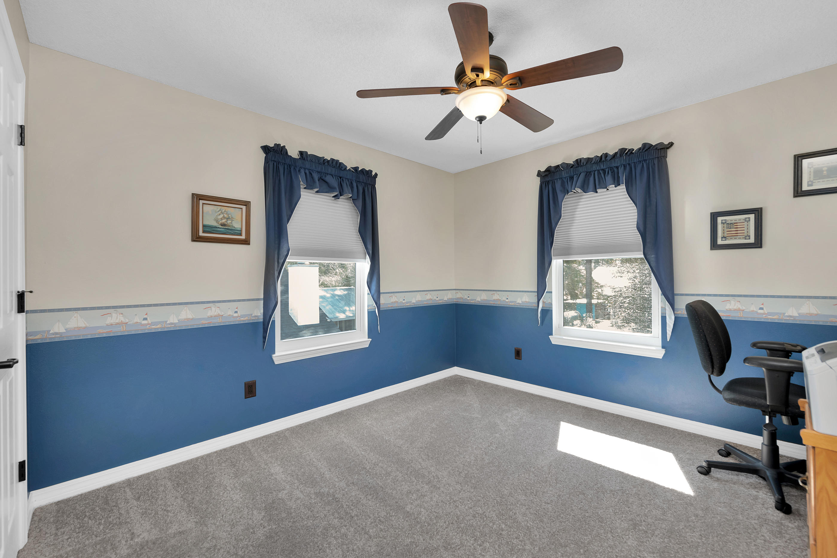 EMERALD VILLAGE S/D LOT 43 BLK B - Residential