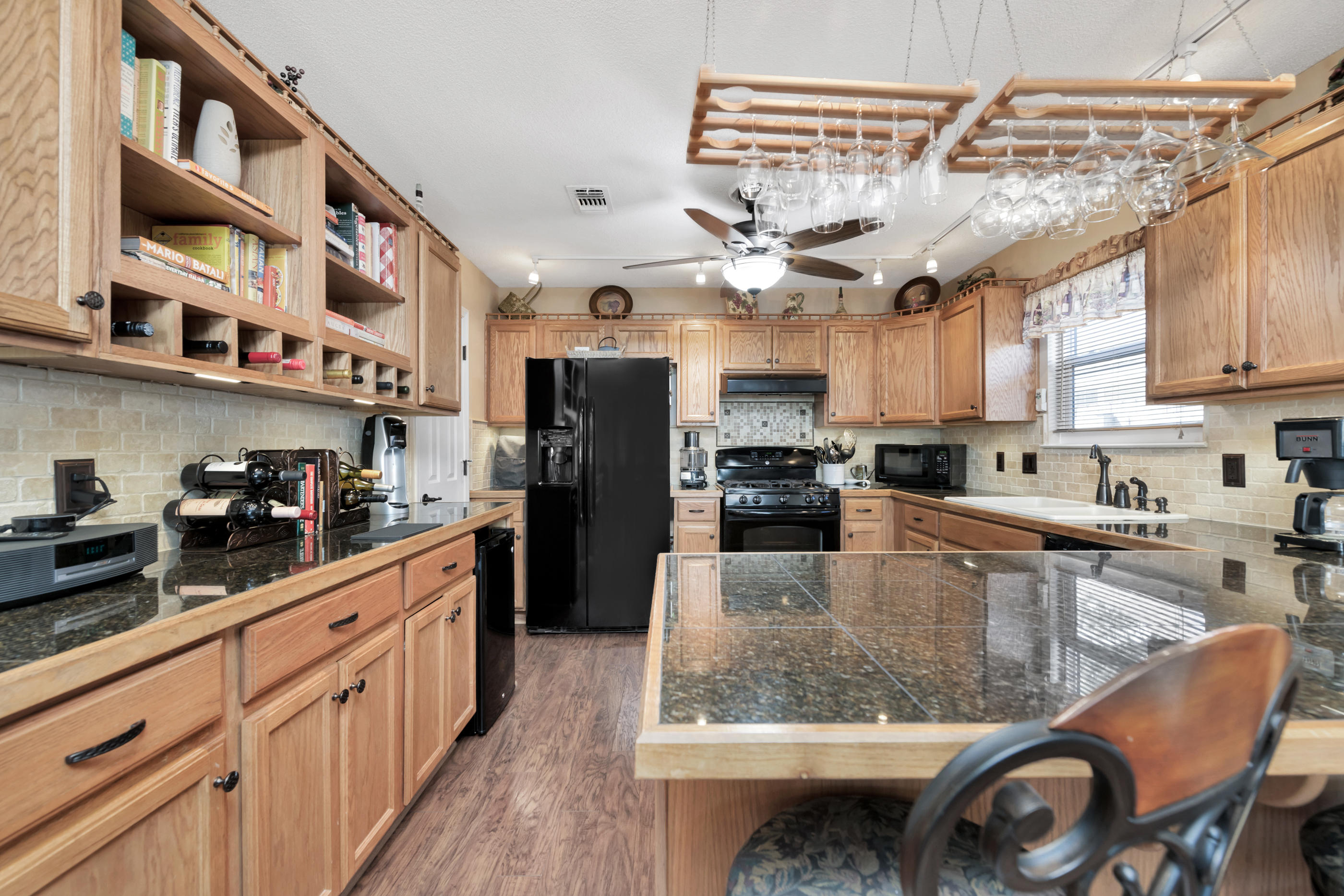 EMERALD VILLAGE S/D LOT 43 BLK B - Residential