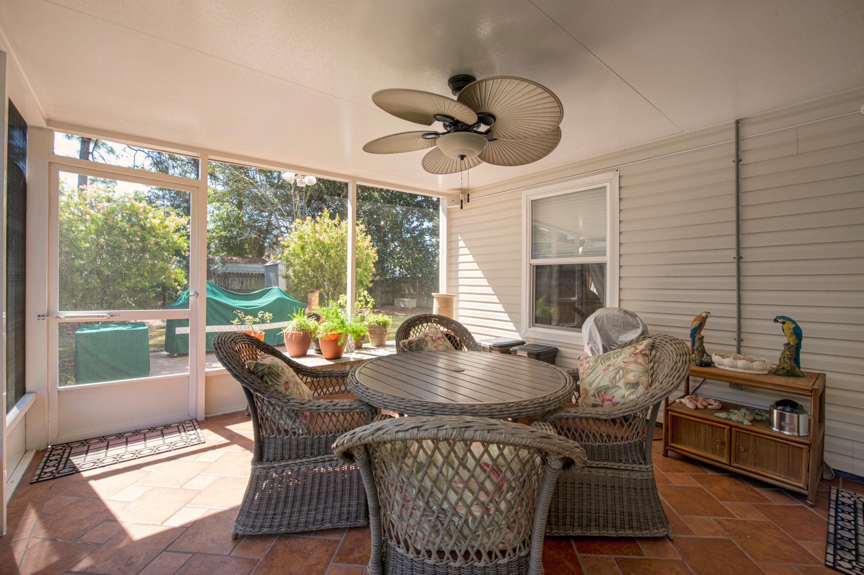 EMERALD VILLAGE S/D LOT 43 BLK B - Residential