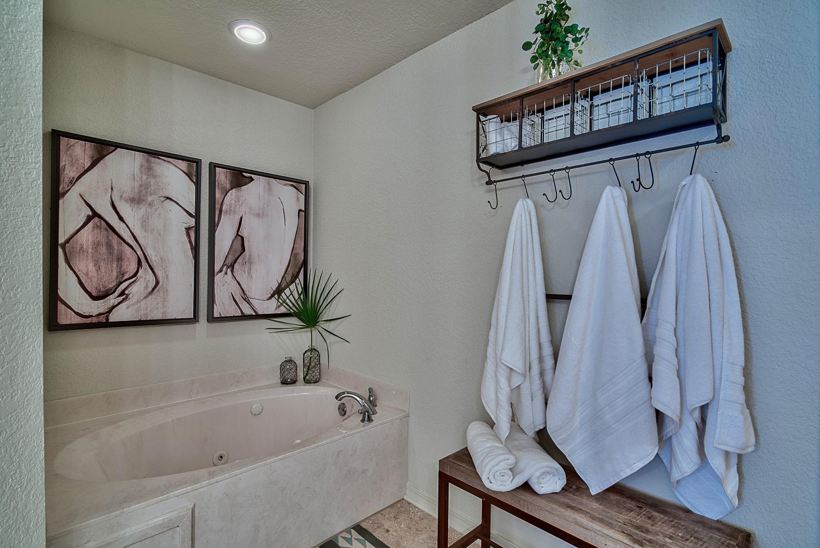 EMERALD LAKES PH 1 - Residential