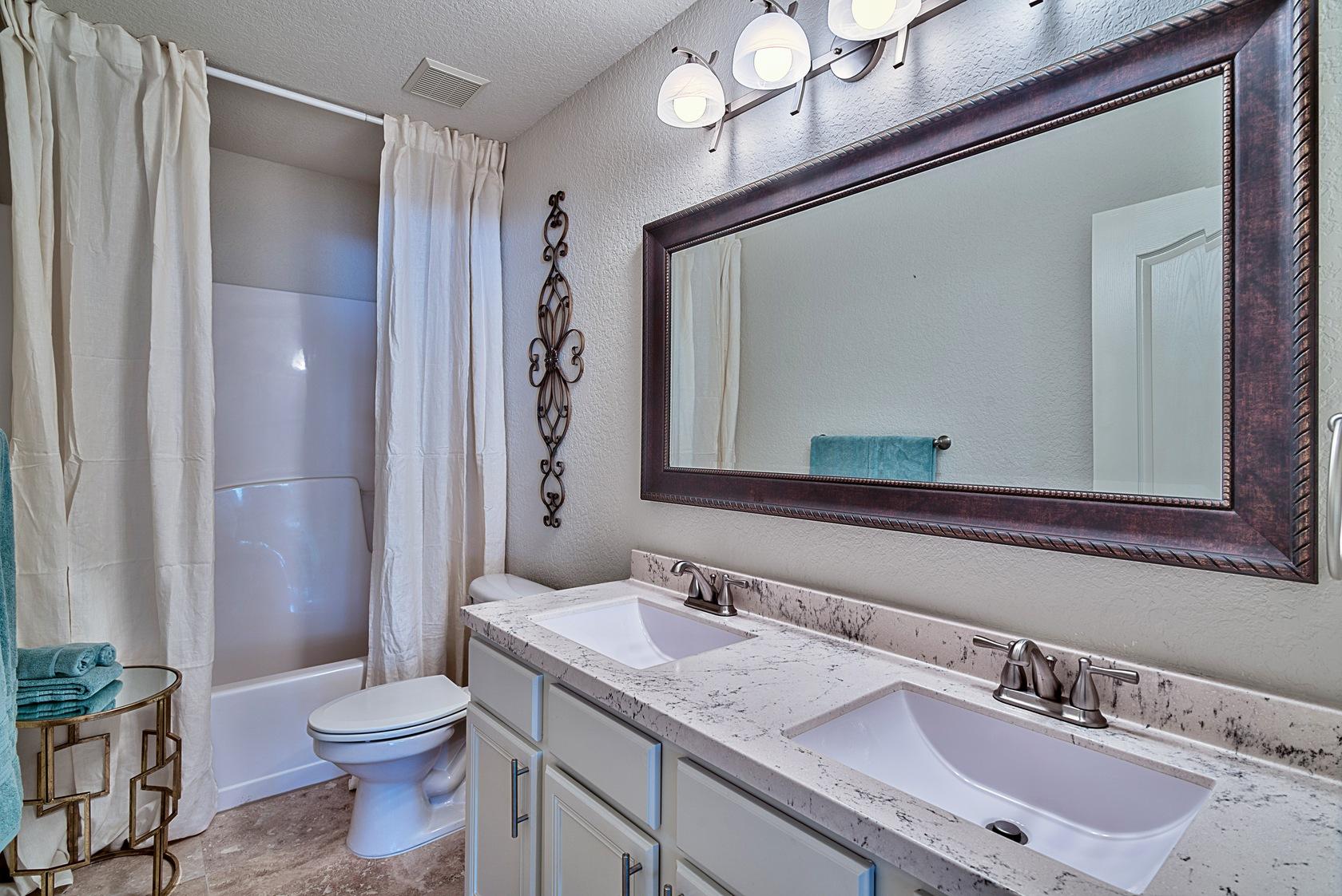 EMERALD LAKES PH 1 - Residential