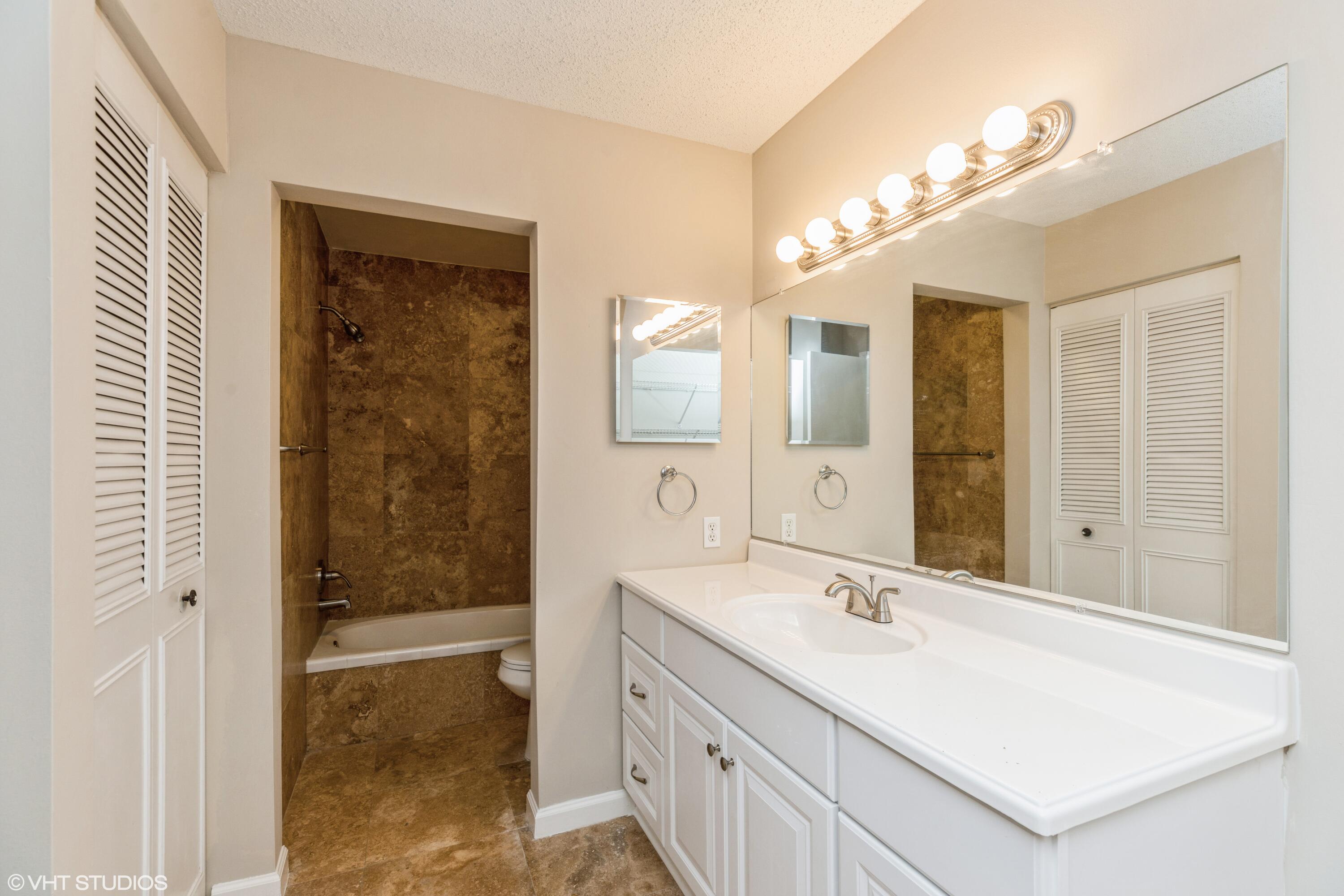 Manor Shores Villas - Residential