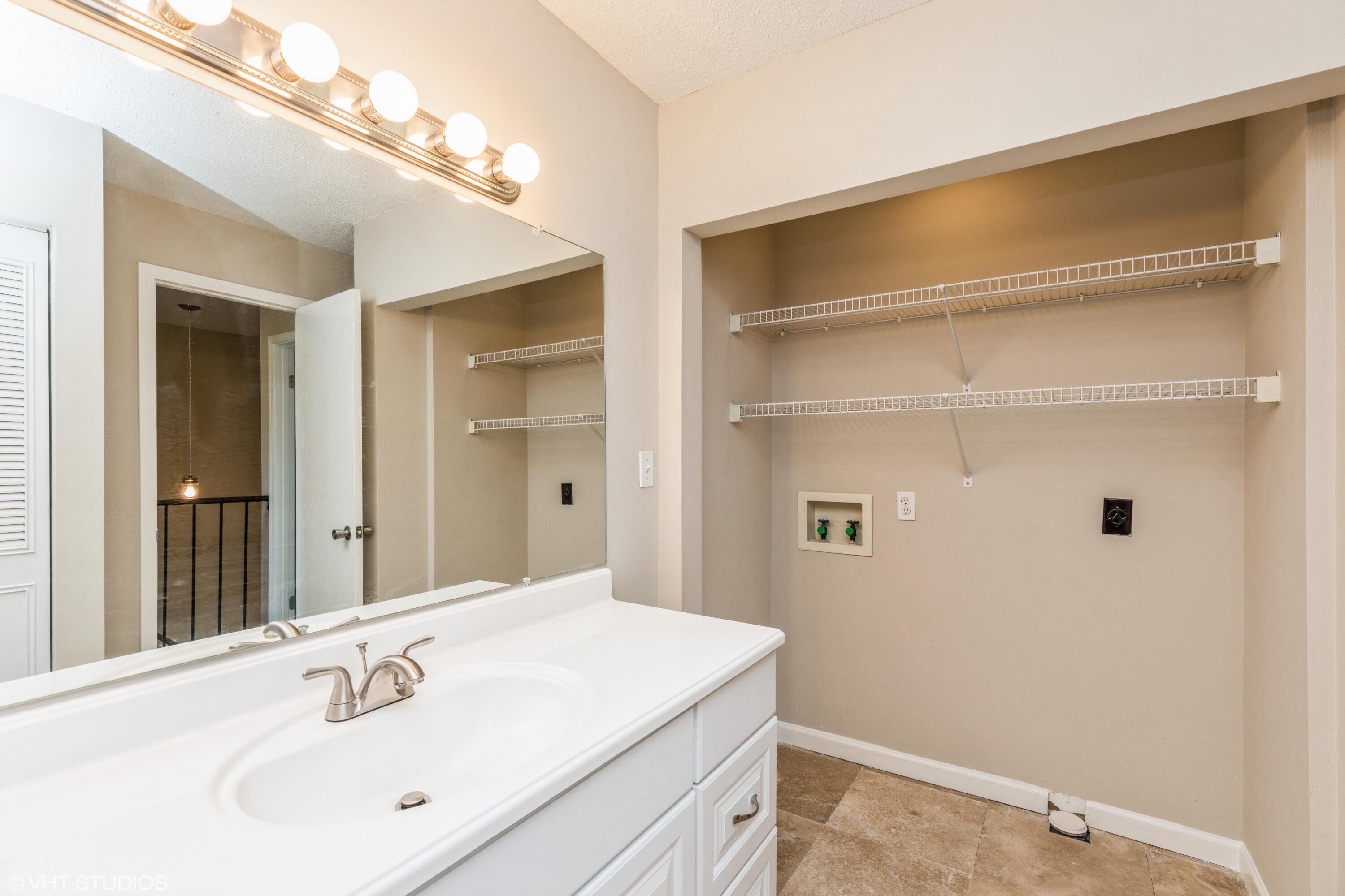 Manor Shores Villas - Residential