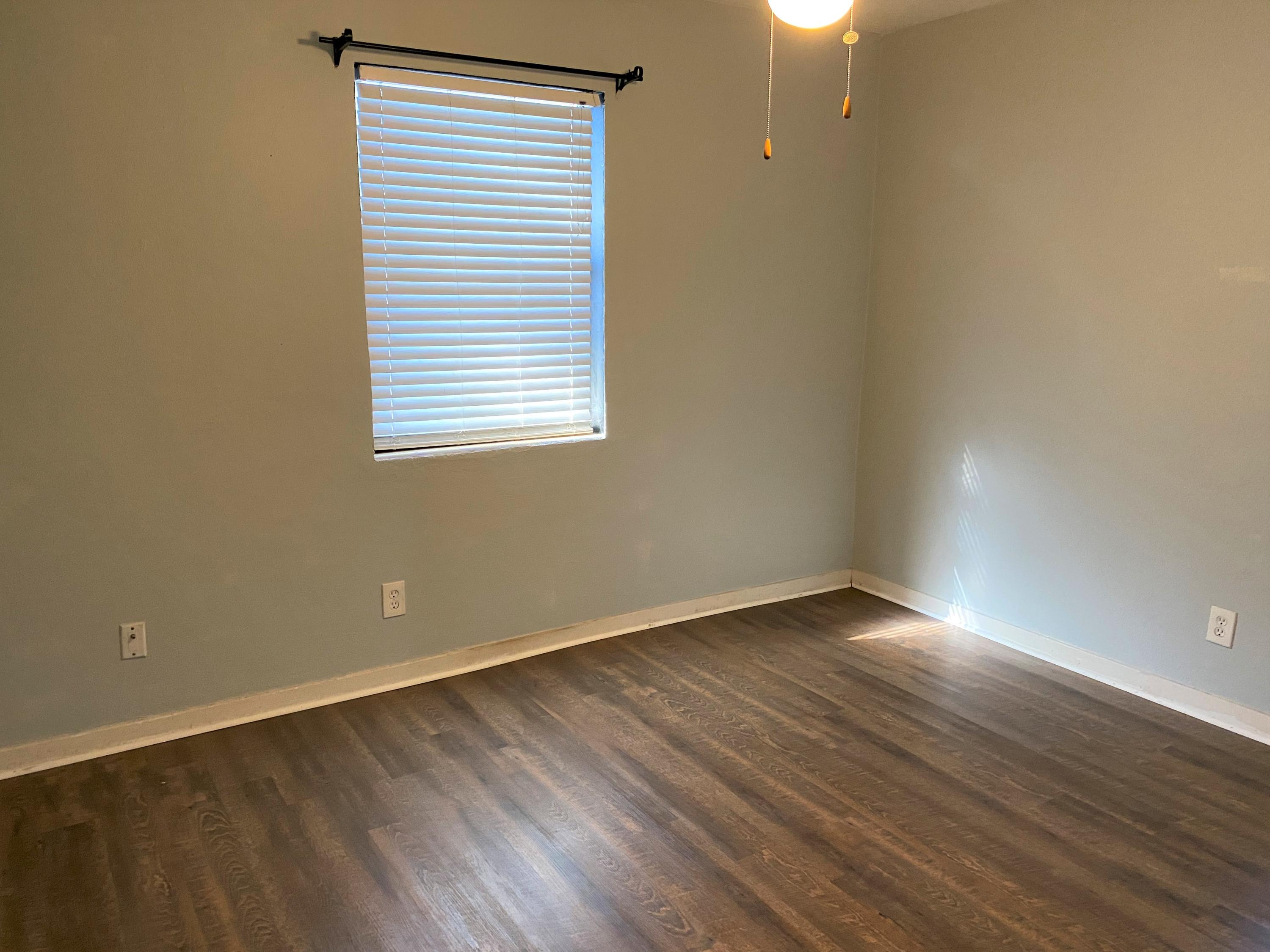 SEABREEZE ADD #3 LOT 2 BLK G - Residential