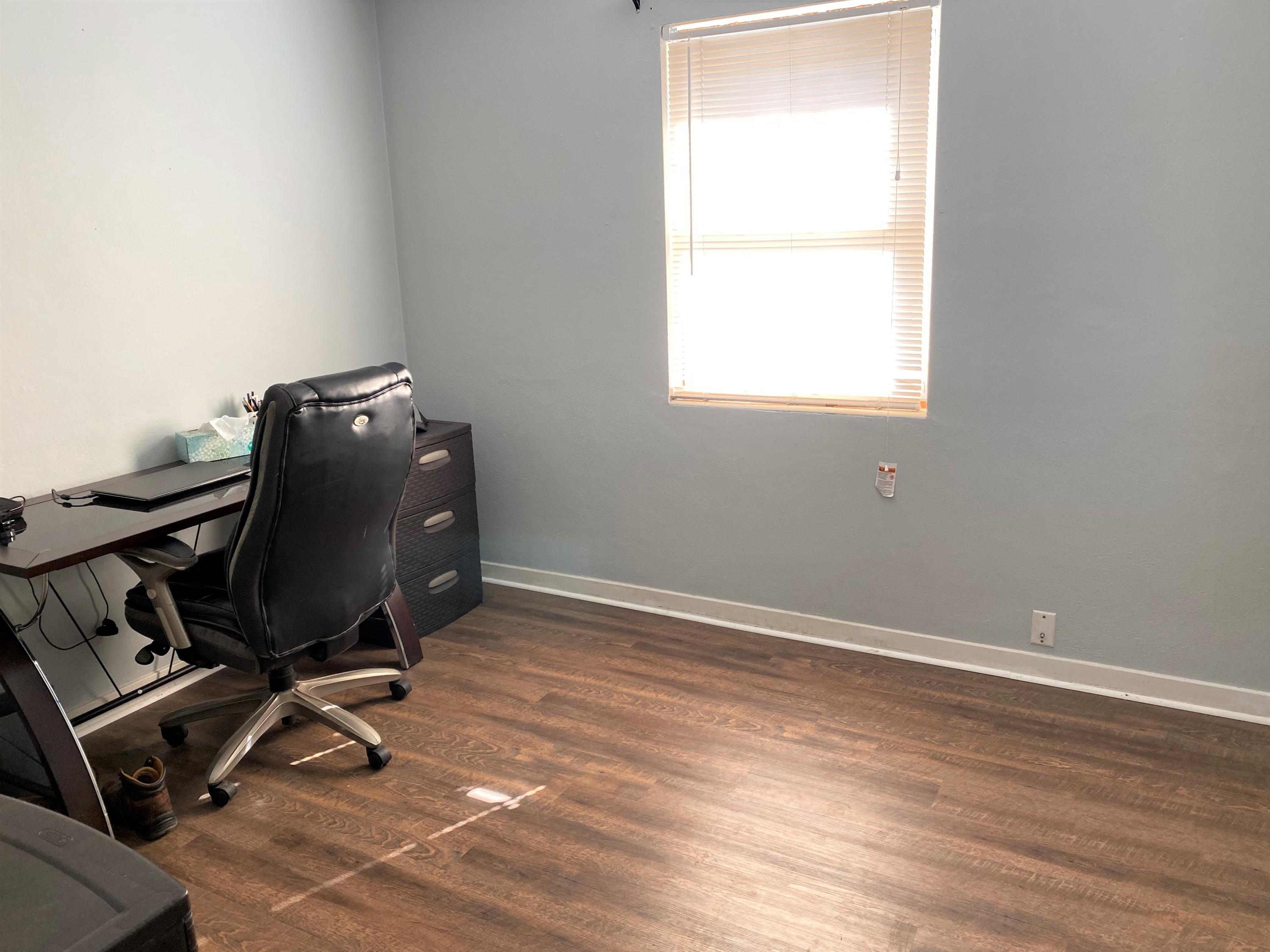 SEABREEZE ADD #3 LOT 2 BLK G - Residential