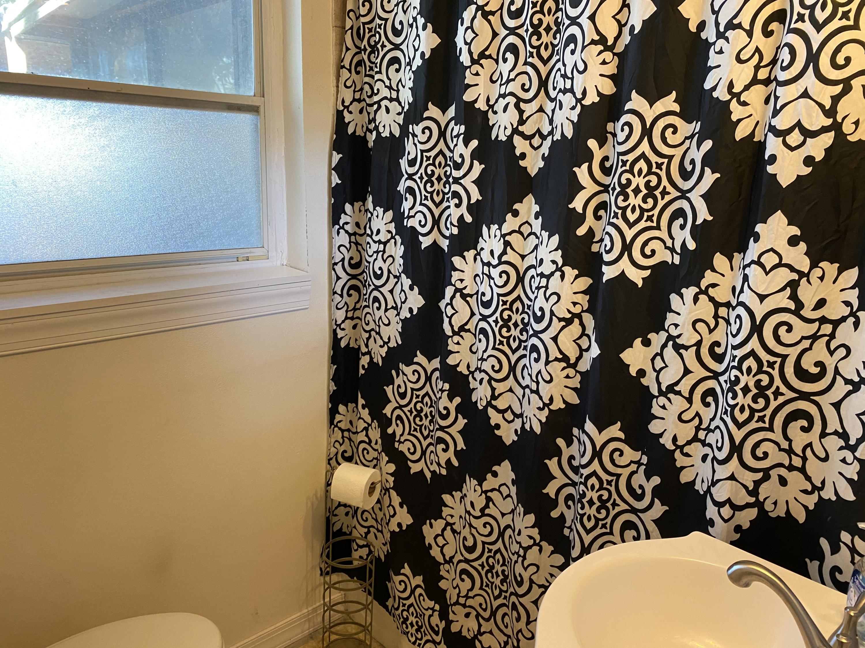 SEABREEZE ADD #3 LOT 2 BLK G - Residential