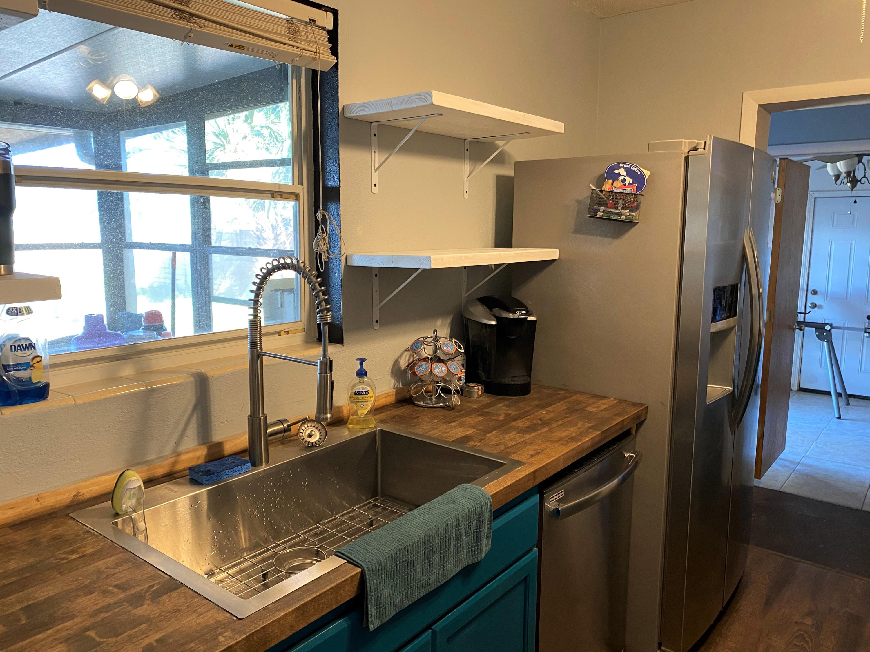 SEABREEZE ADD #3 LOT 2 BLK G - Residential