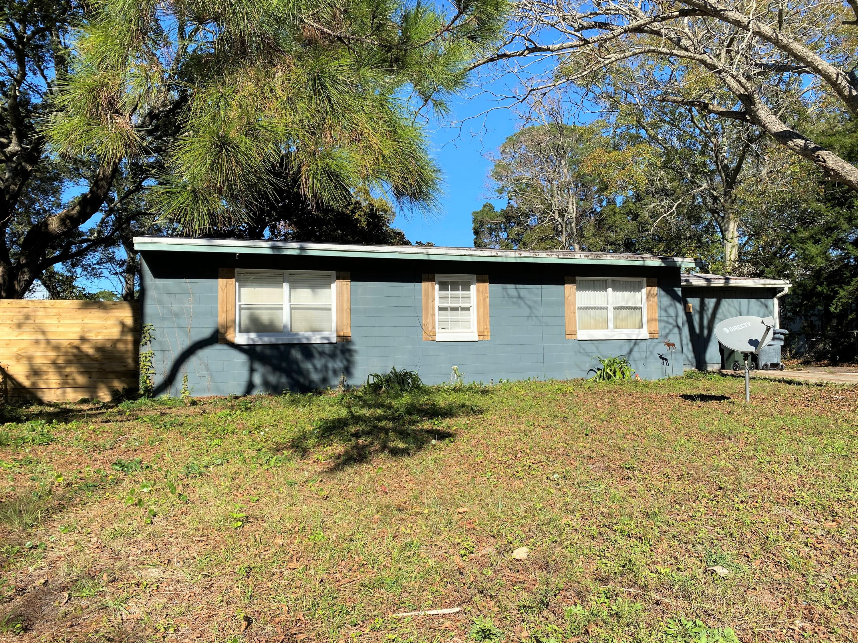 SEABREEZE ADD #3 LOT 2 BLK G - Residential