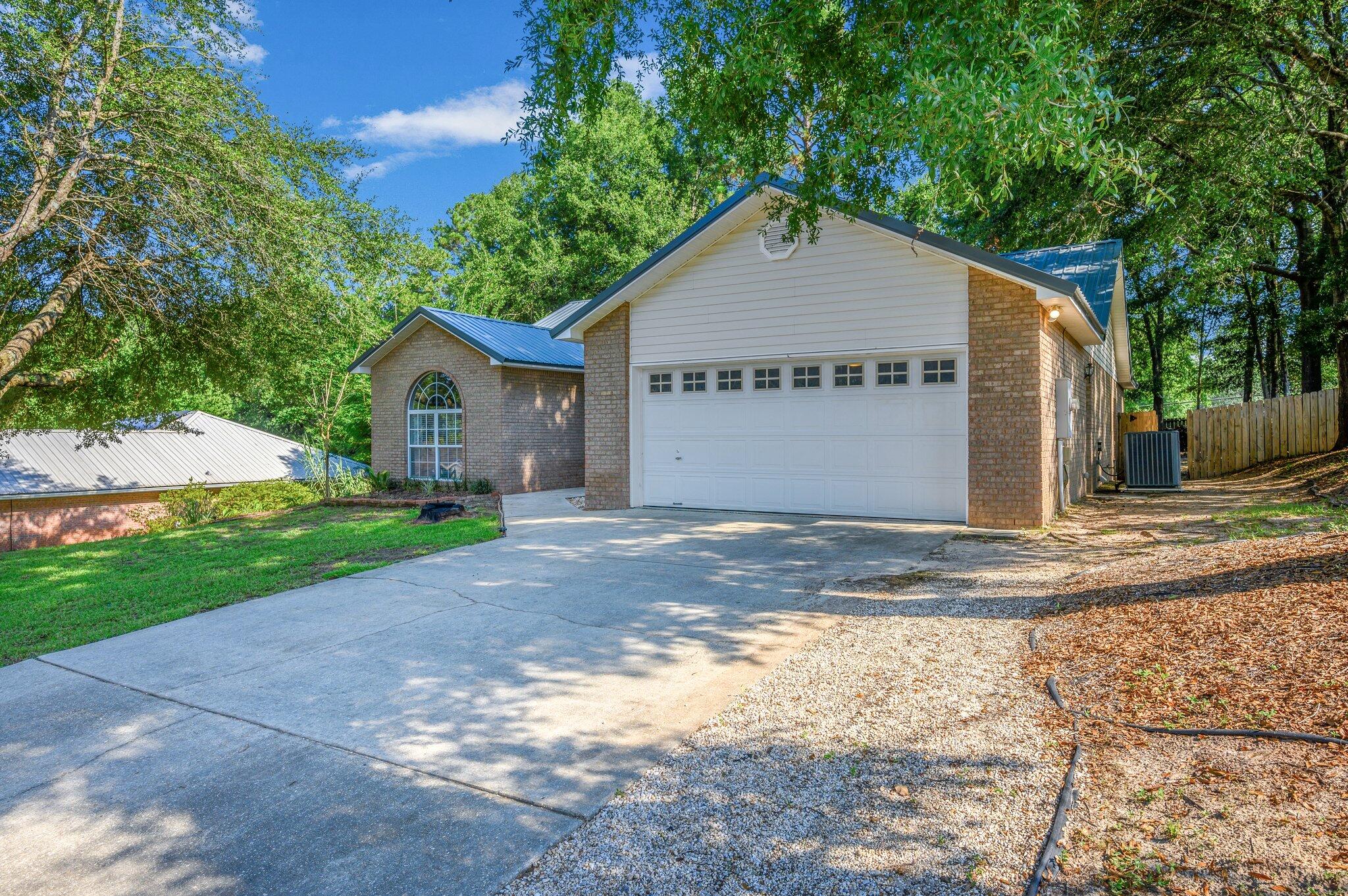 HUNTER WOODS - Residential