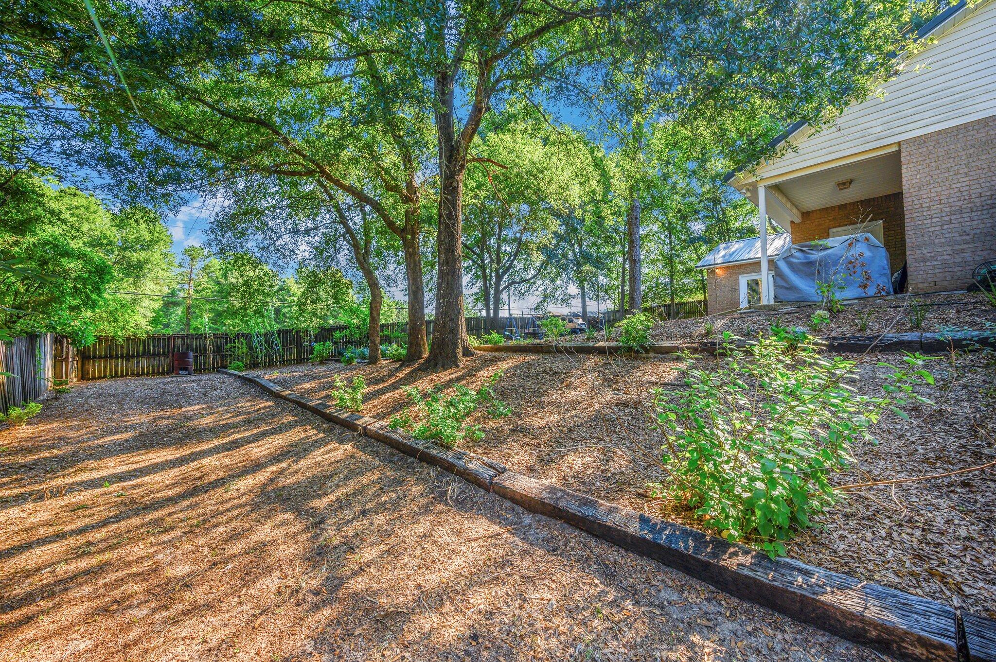 HUNTER WOODS - Residential