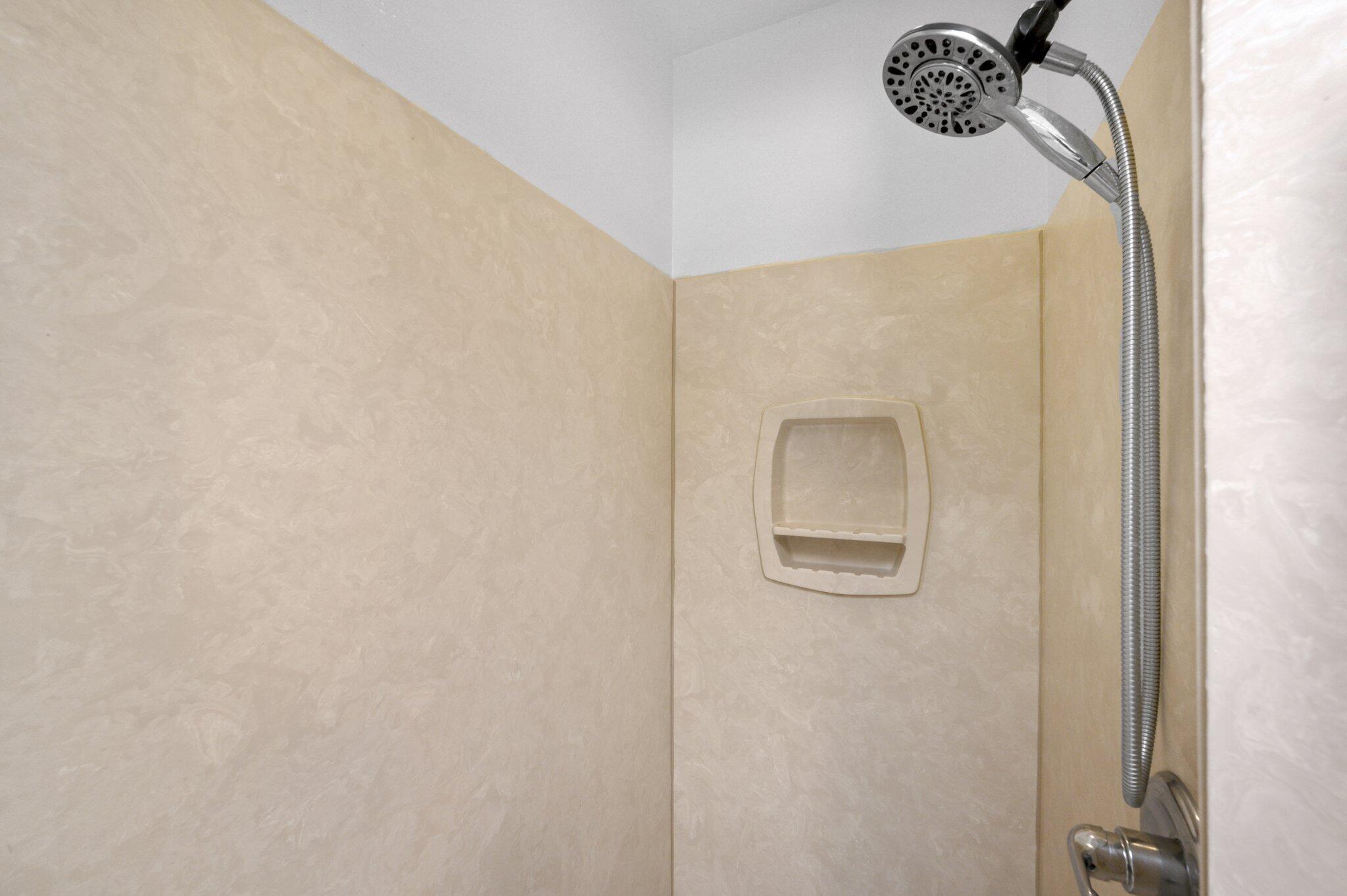 HUNTER WOODS - Residential