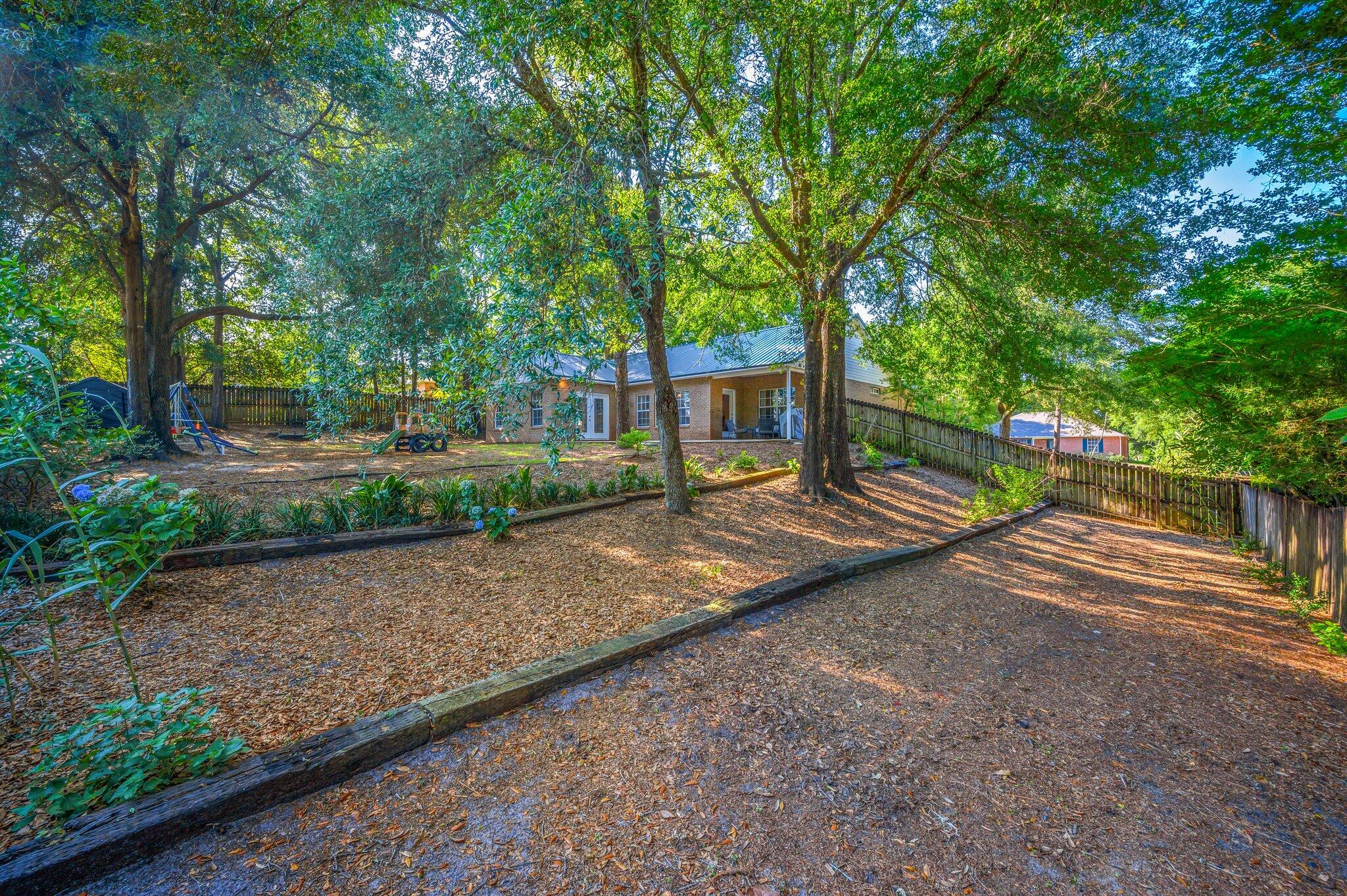 HUNTER WOODS - Residential