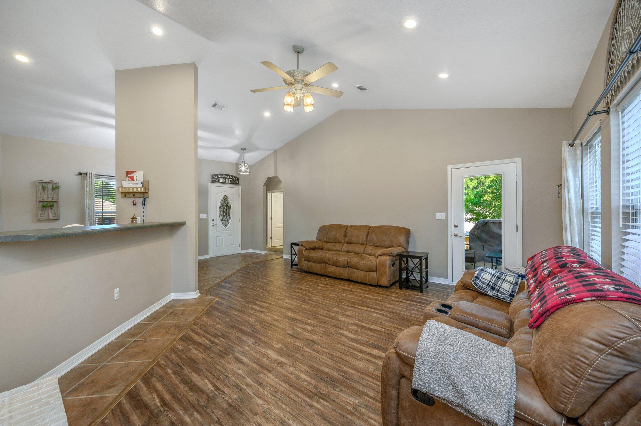 HUNTER WOODS - Residential