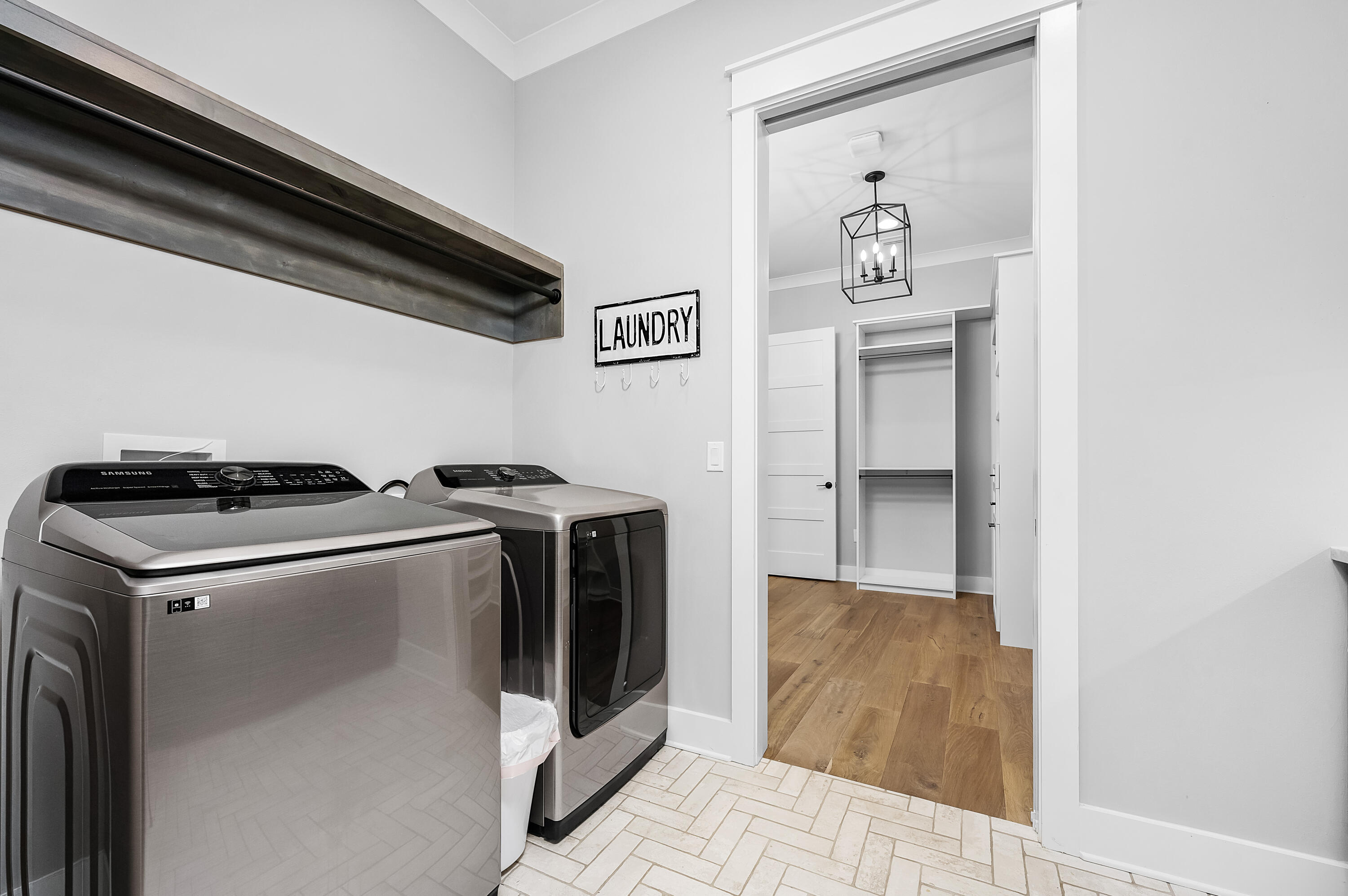 HUNTERS RUN S/D - Residential