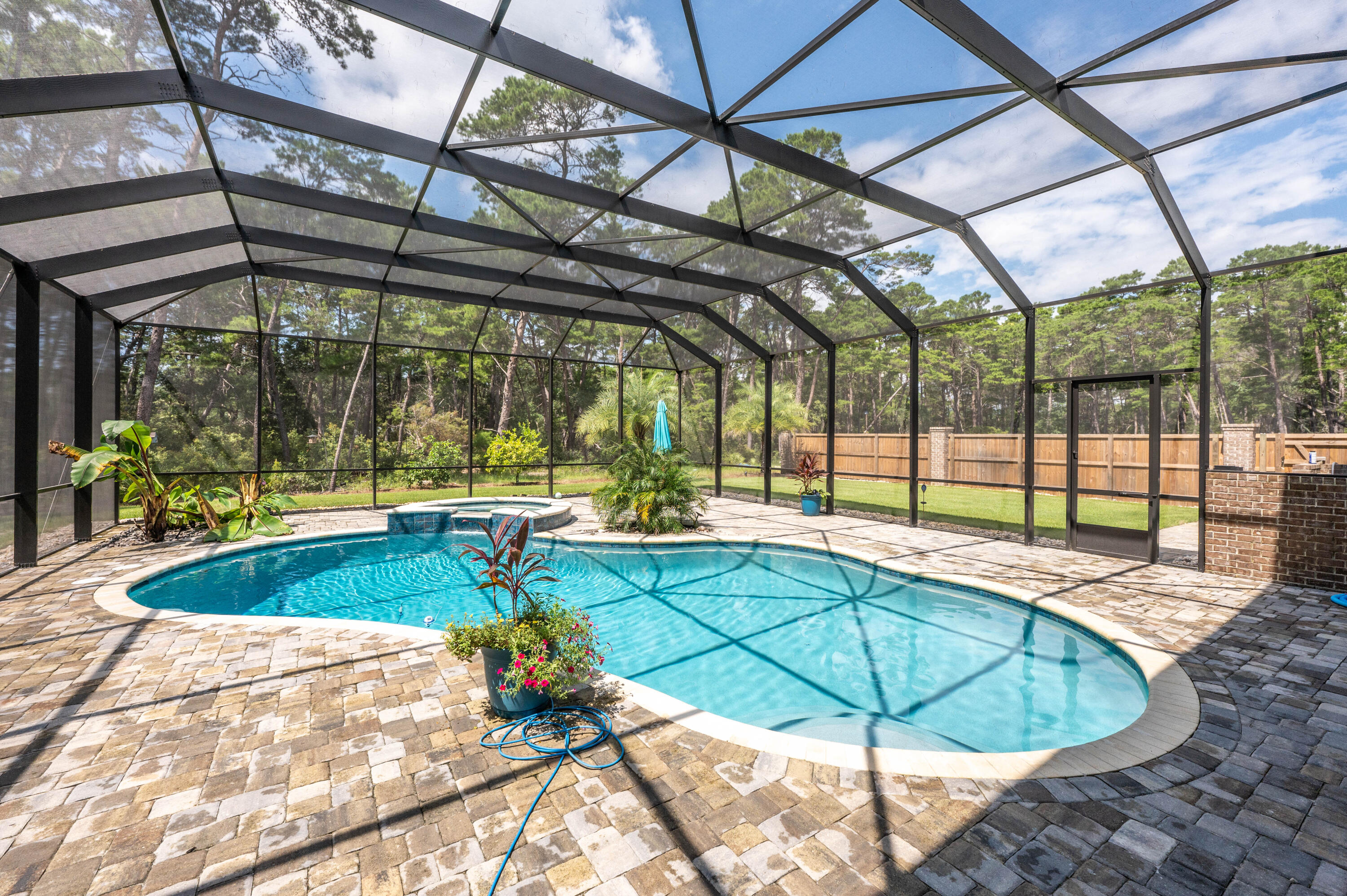 HUNTERS RUN S/D - Residential