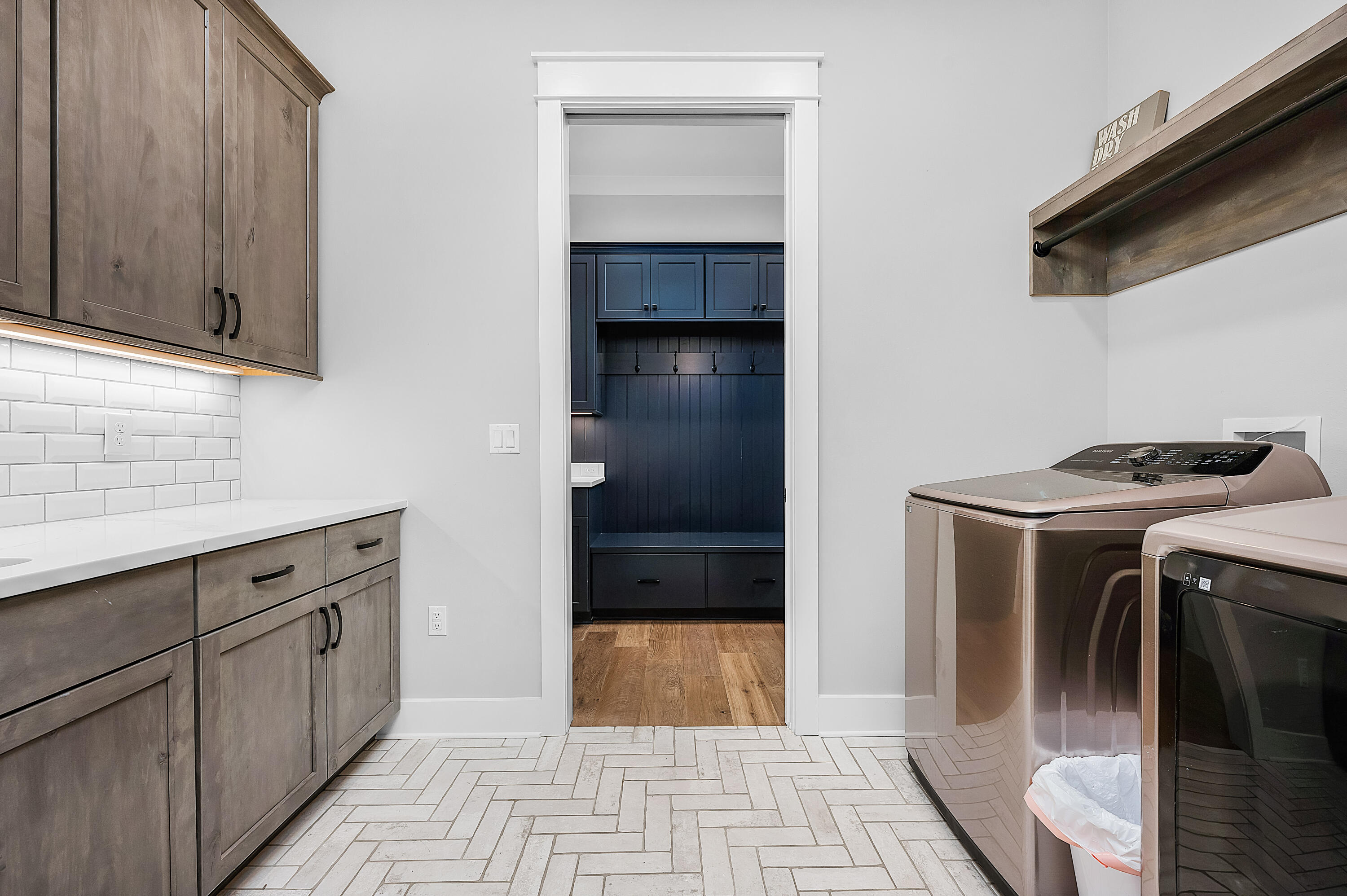 HUNTERS RUN S/D - Residential