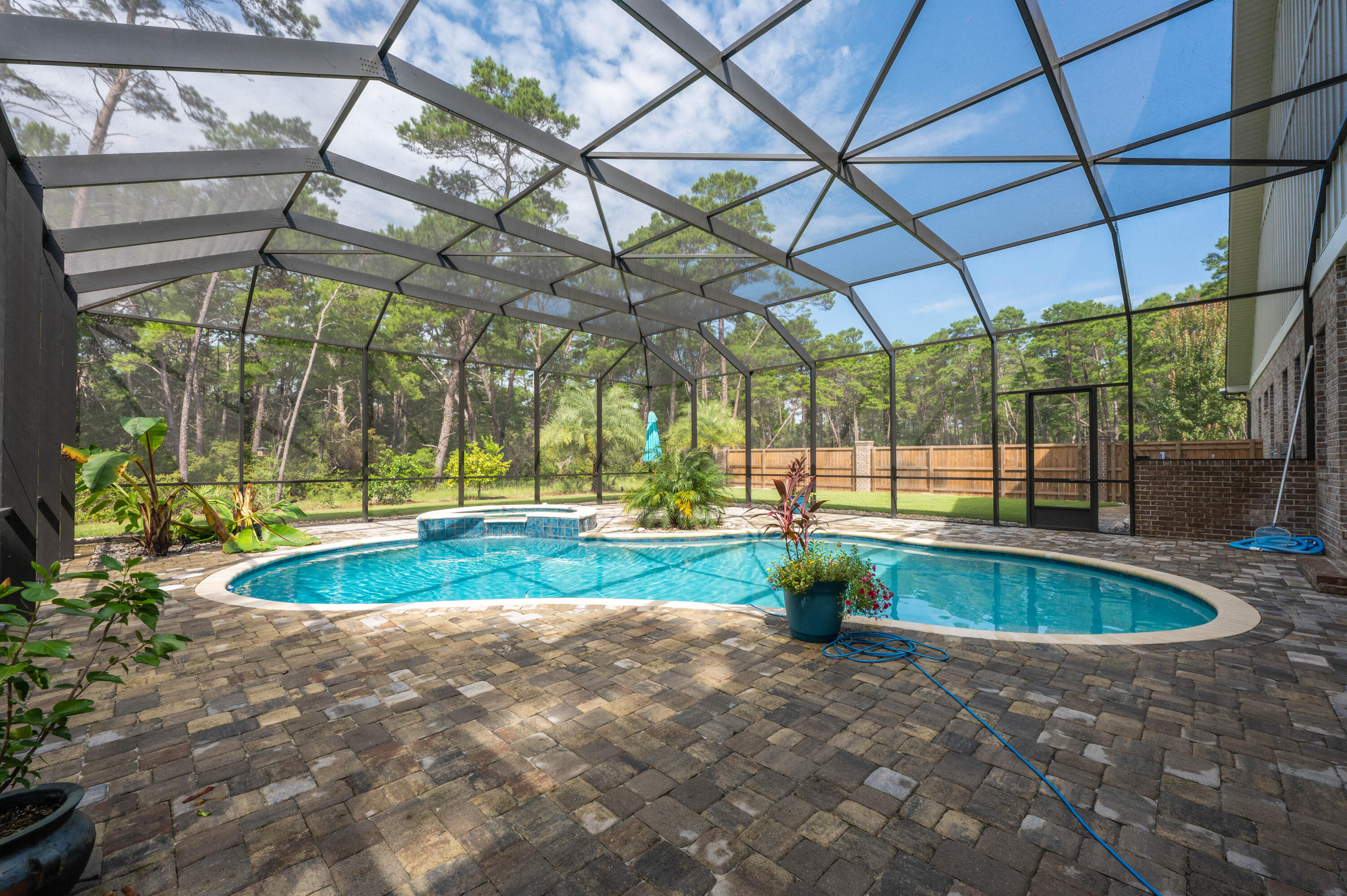 HUNTERS RUN S/D - Residential