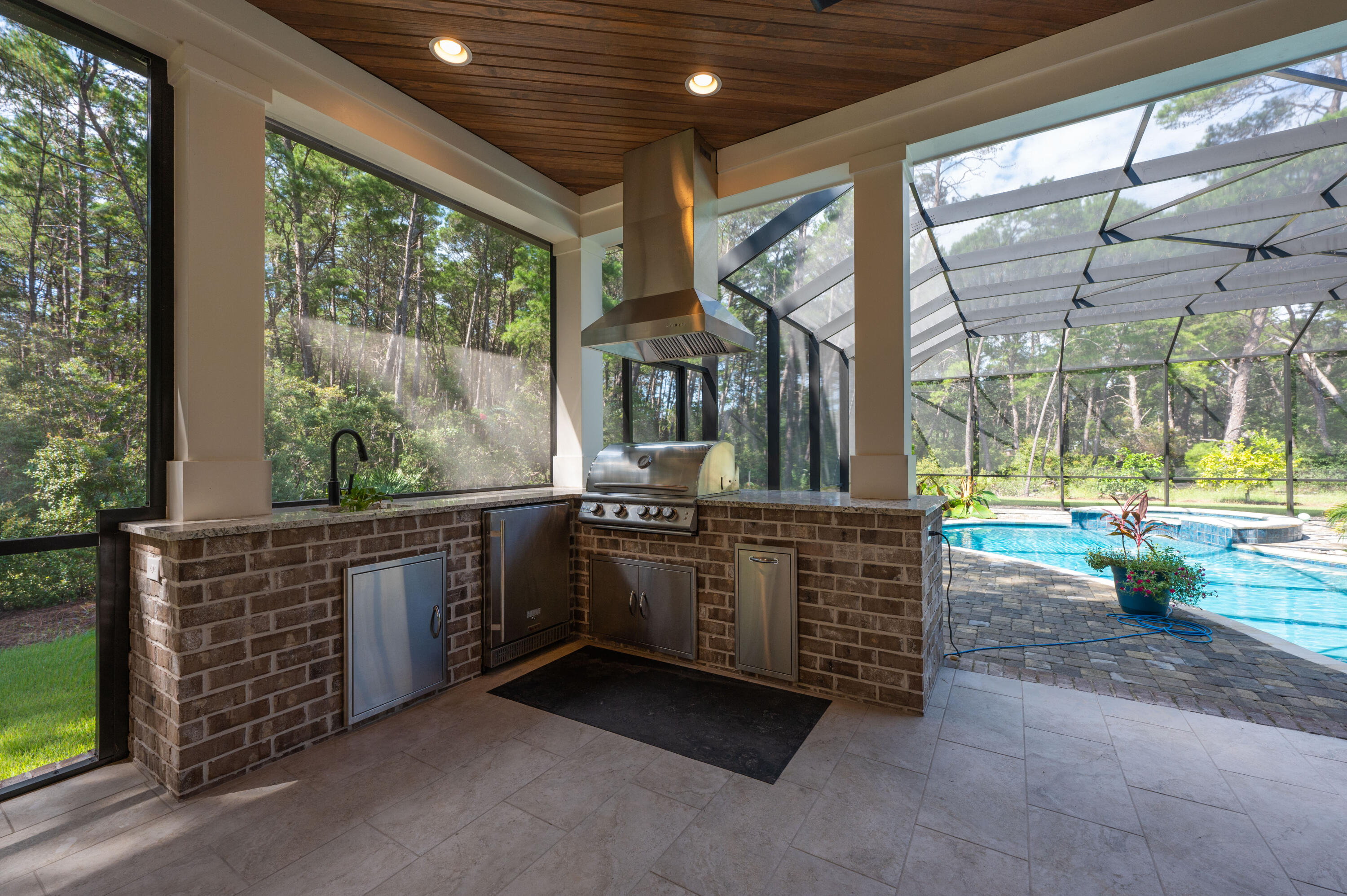 HUNTERS RUN S/D - Residential