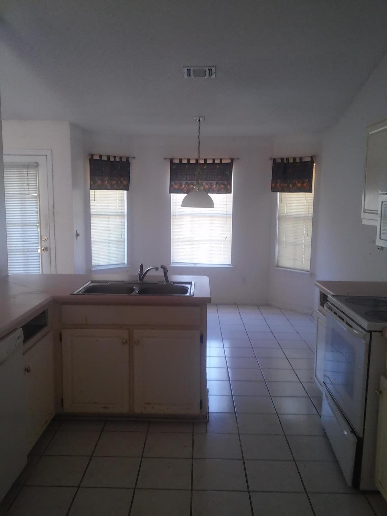 LIVE OAK - Residential