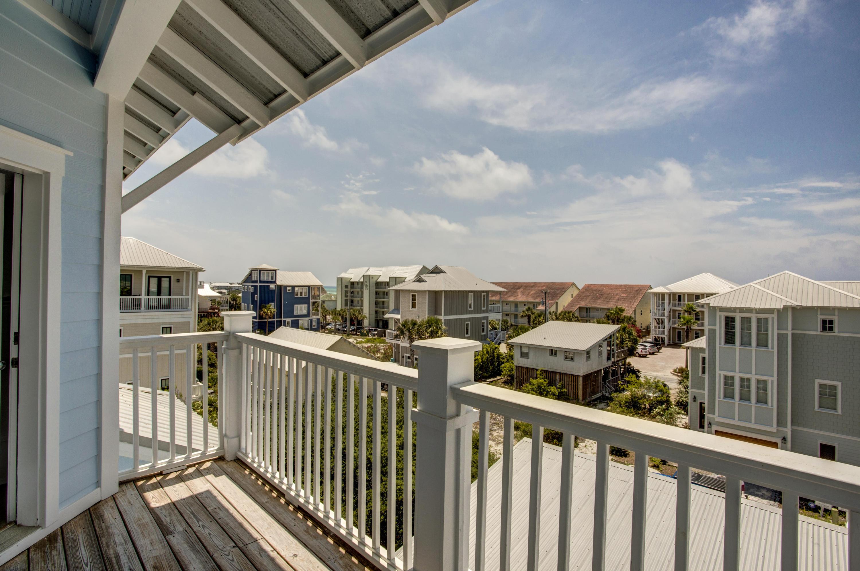 SUMMER'S EDGE - Residential