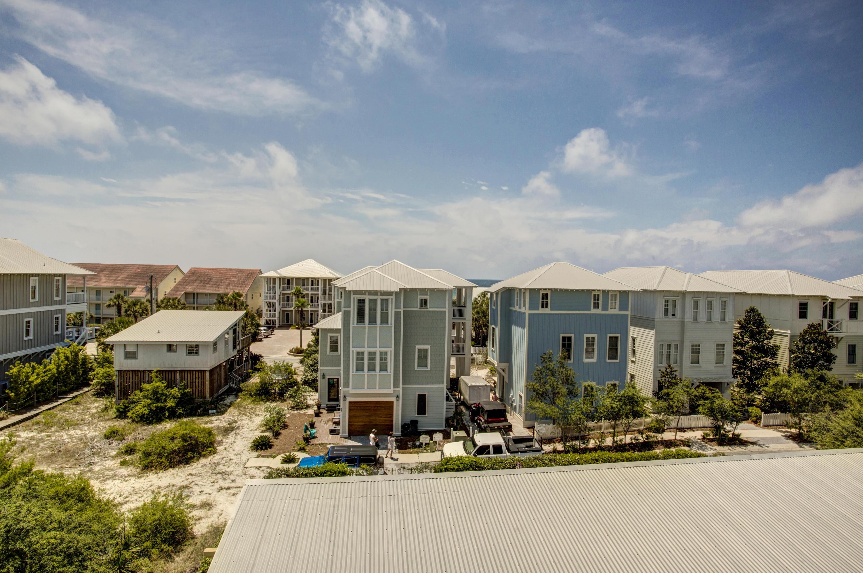 SUMMER'S EDGE - Residential
