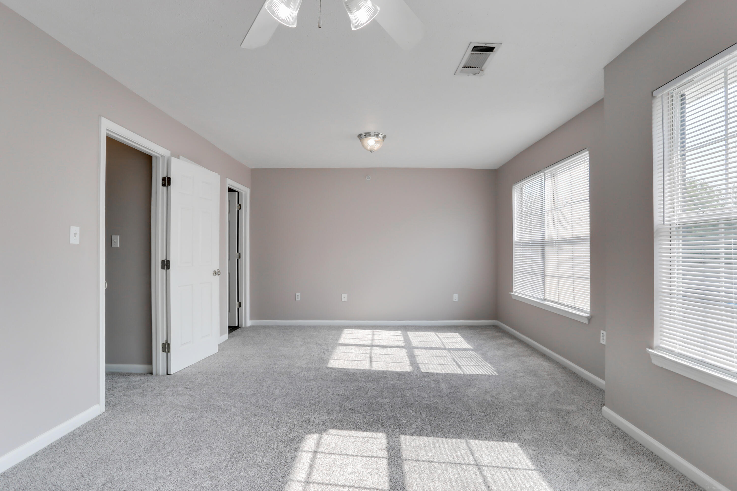 ROLLING PINES - Residential