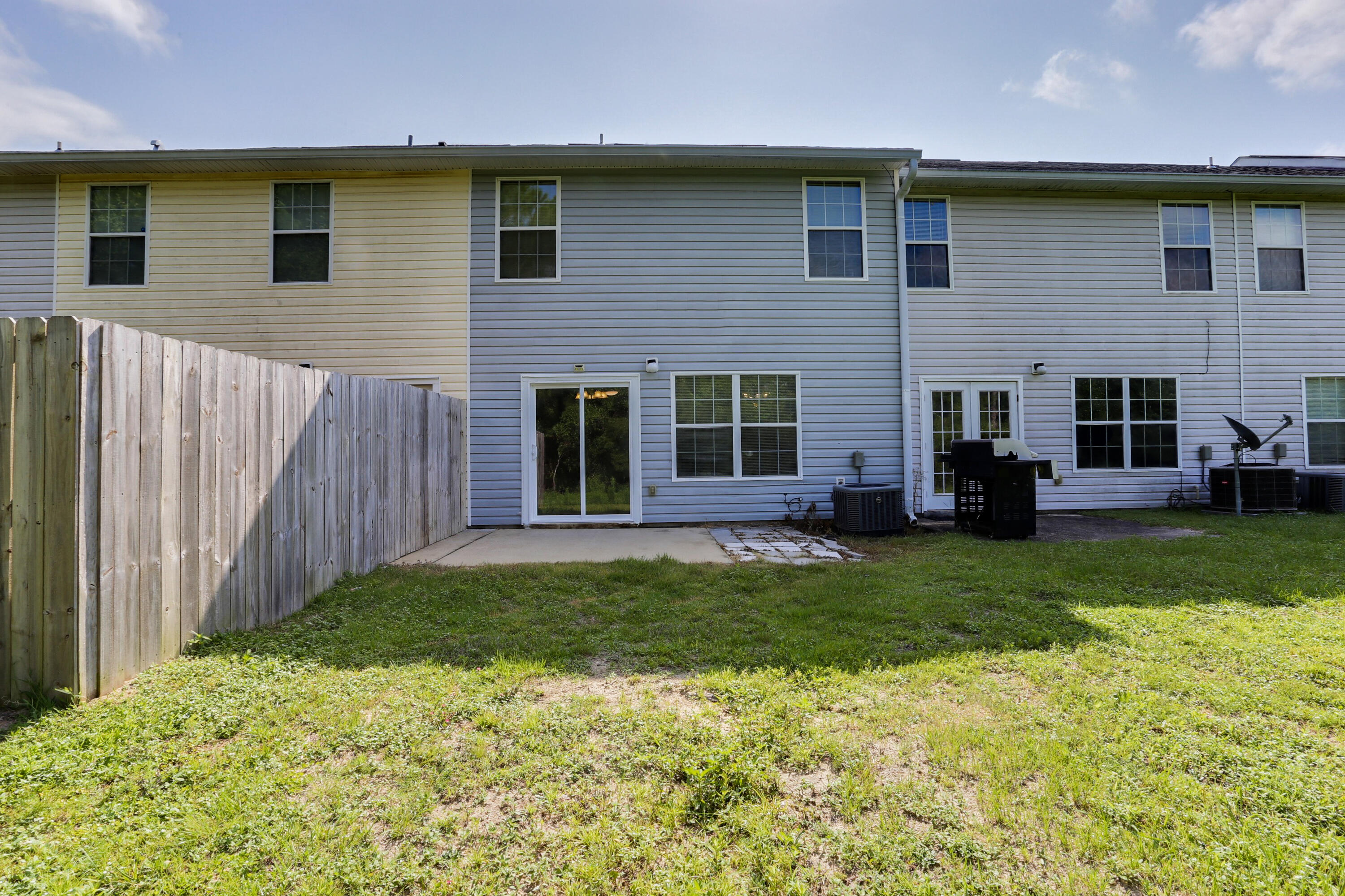 ROLLING PINES - Residential