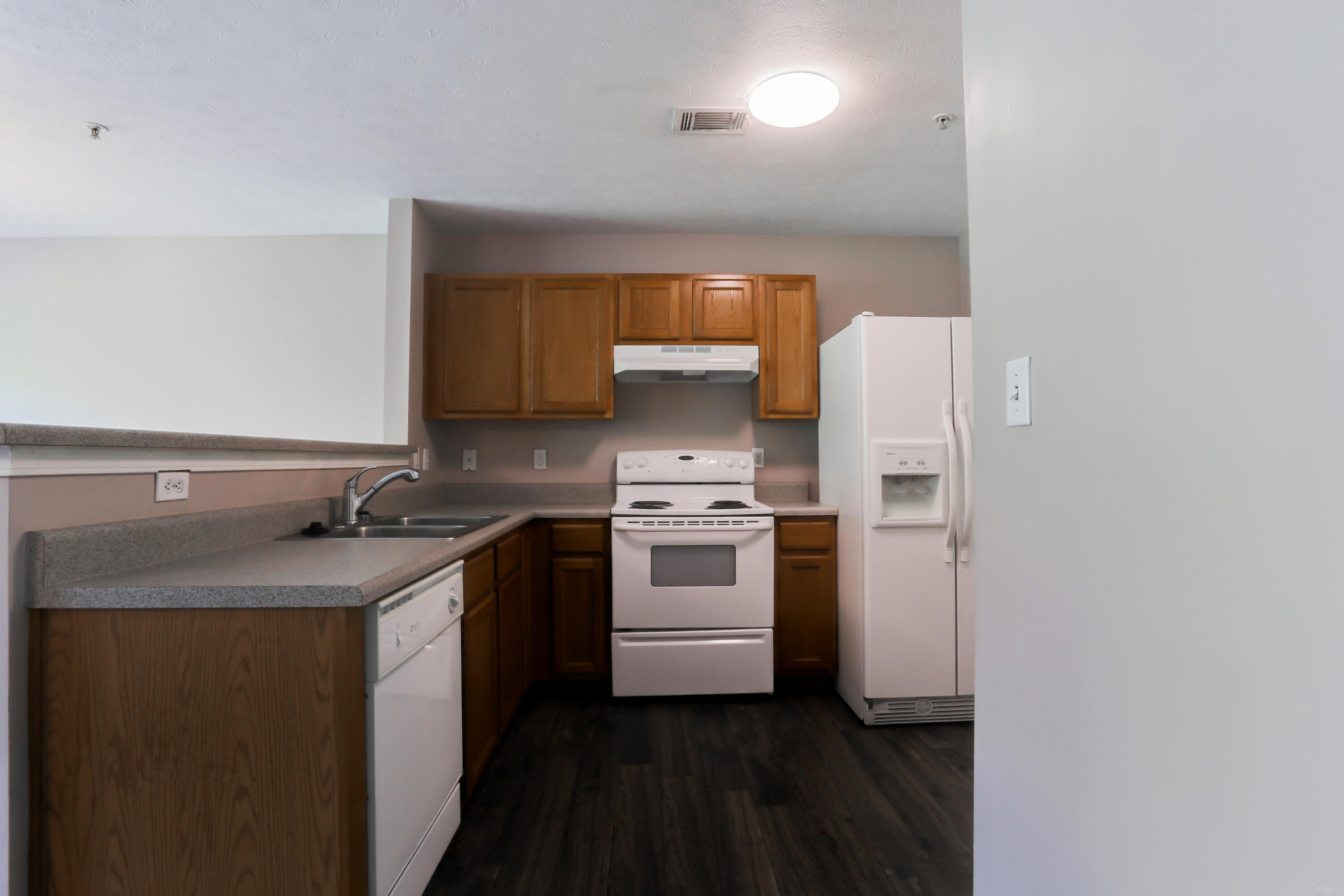 ROLLING PINES - Residential