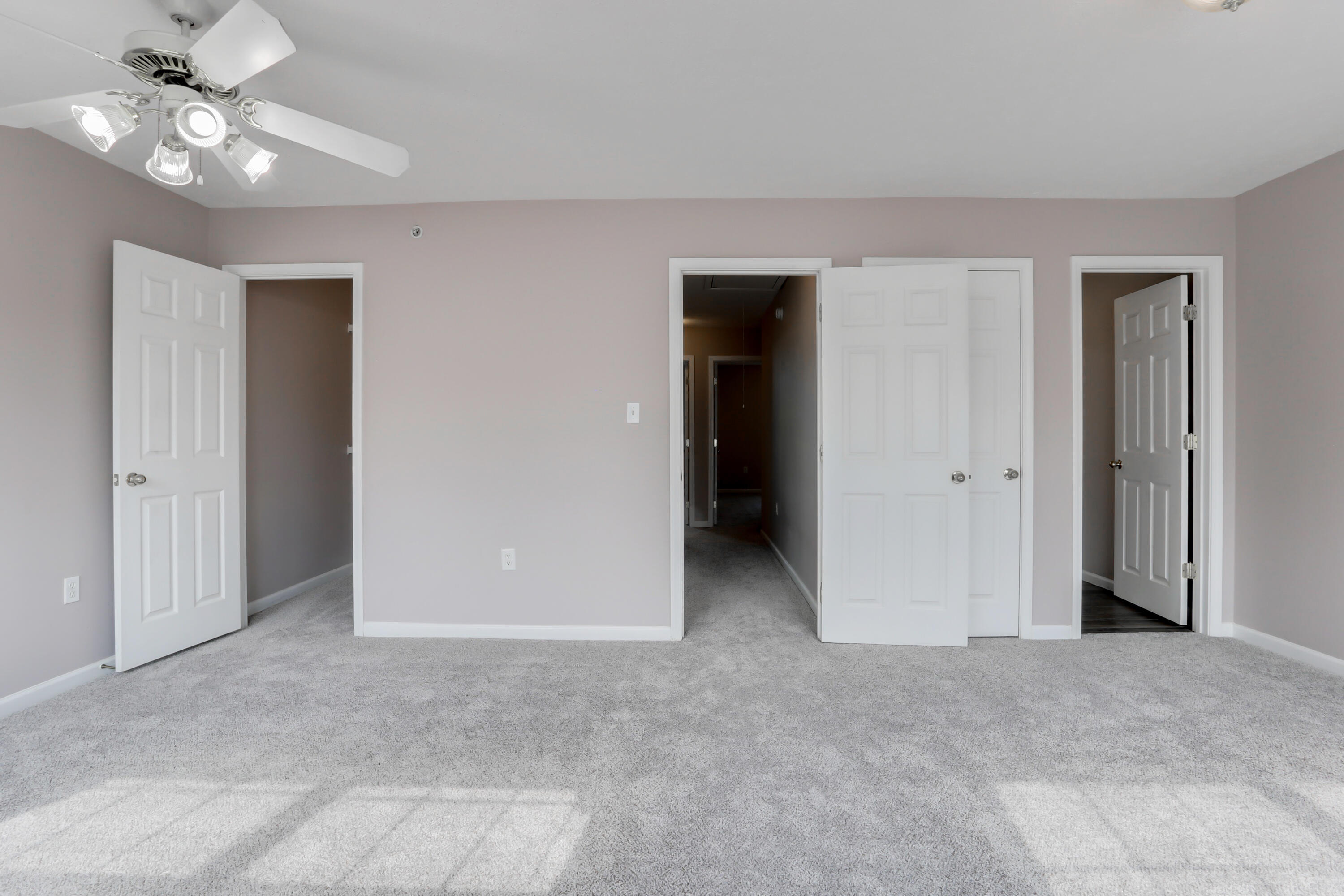 ROLLING PINES - Residential