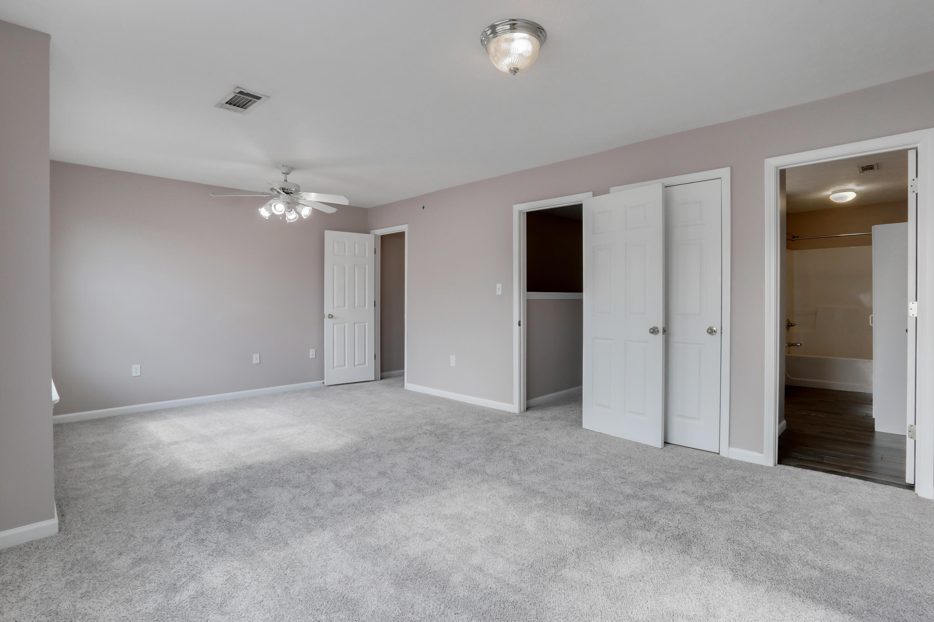 ROLLING PINES - Residential