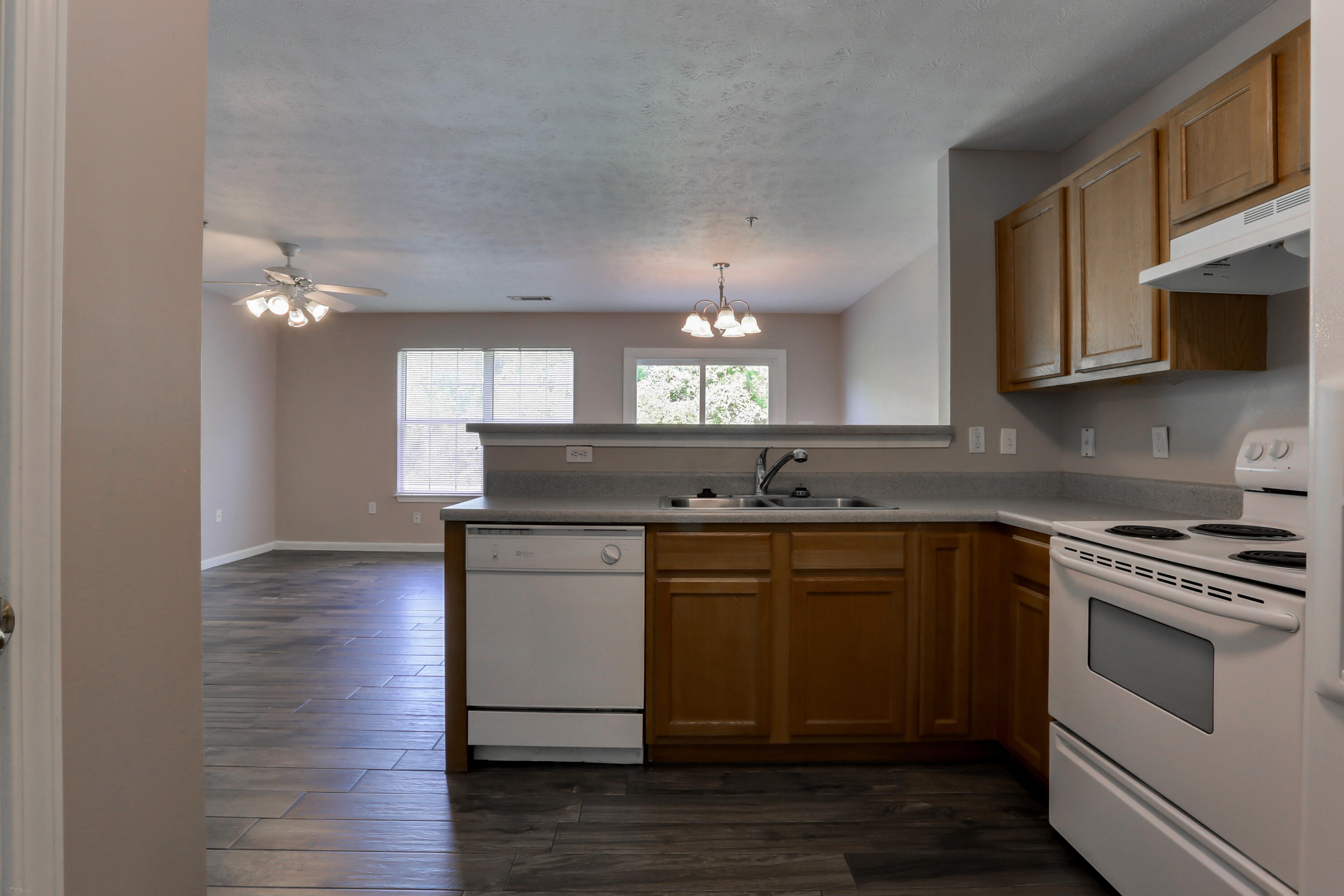 ROLLING PINES - Residential