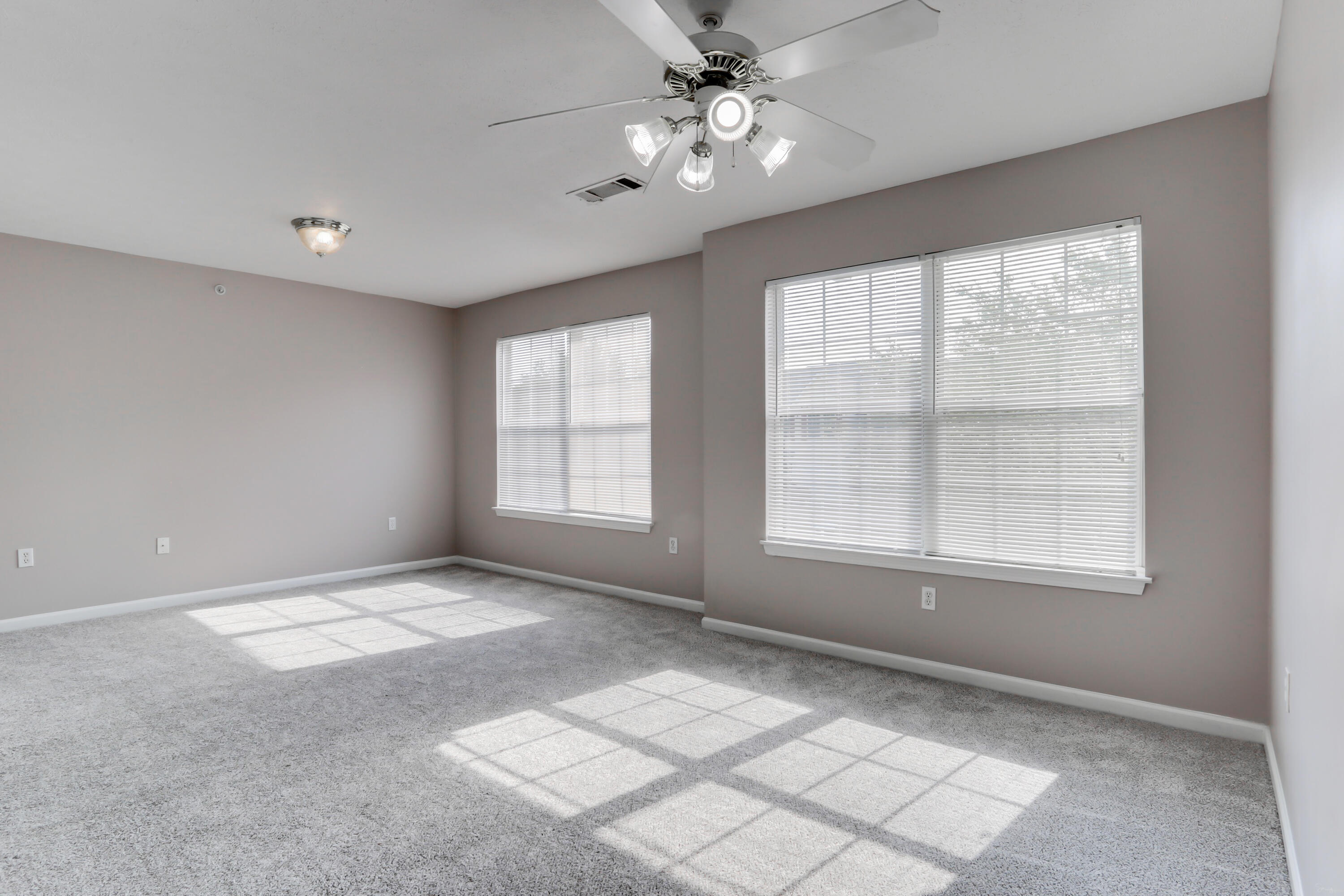 ROLLING PINES - Residential