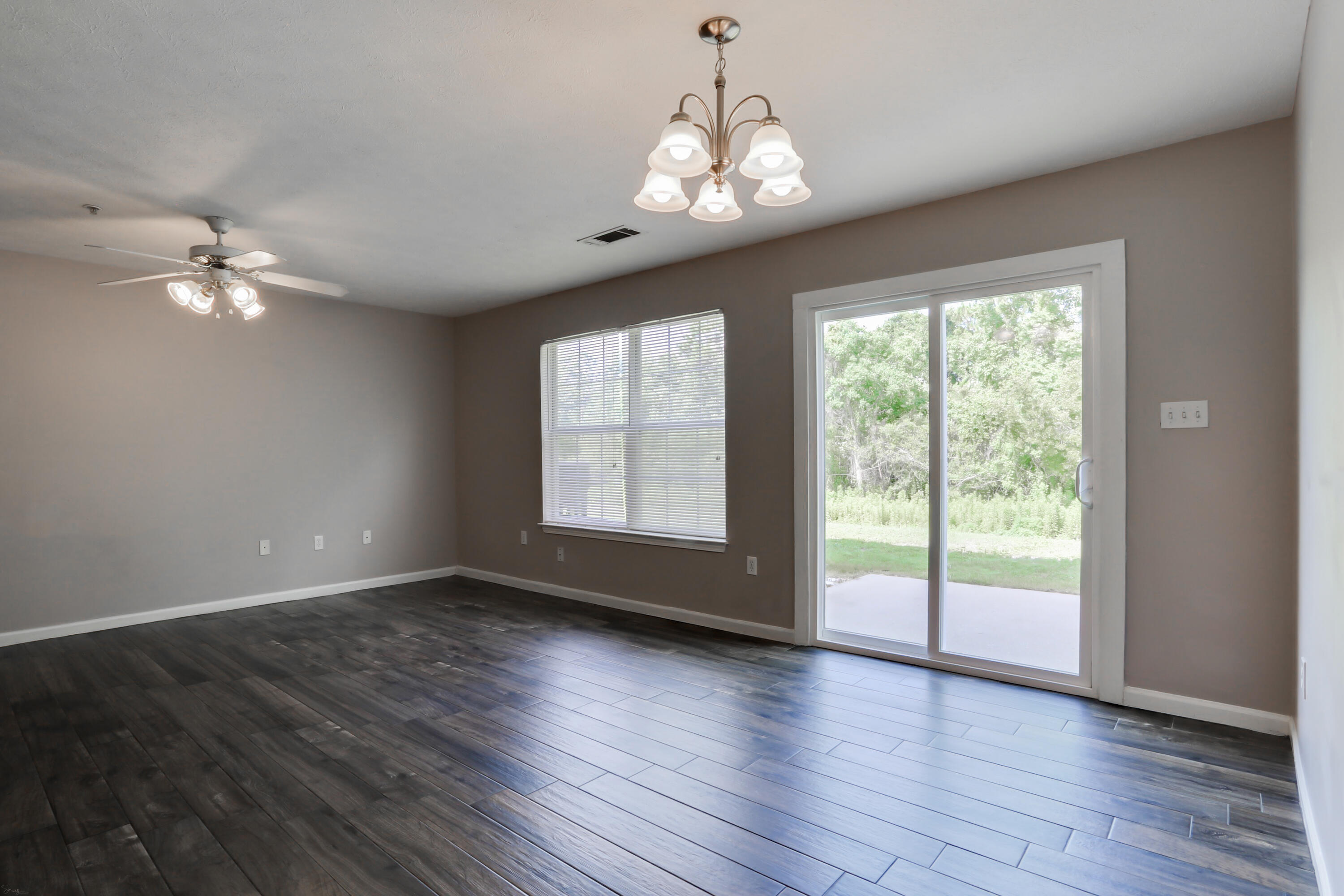 ROLLING PINES - Residential