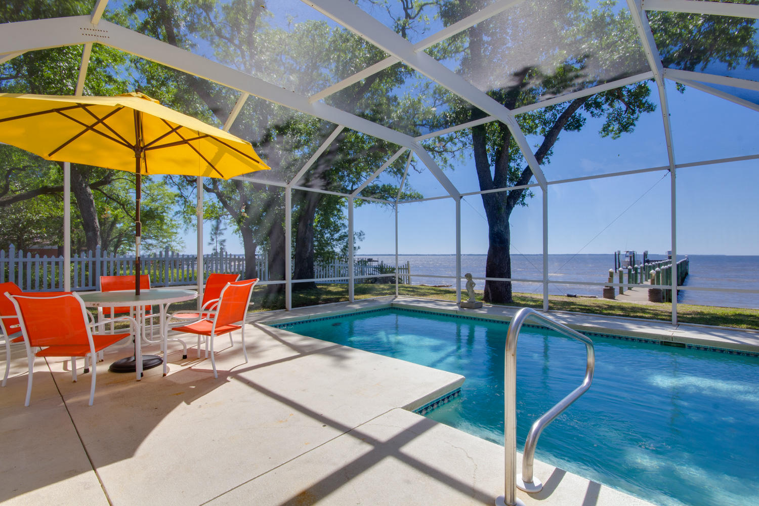 BAY GROVE - Residential