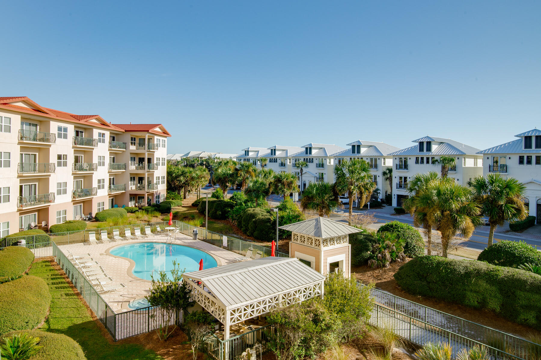 EMERALD WATERS - Residential