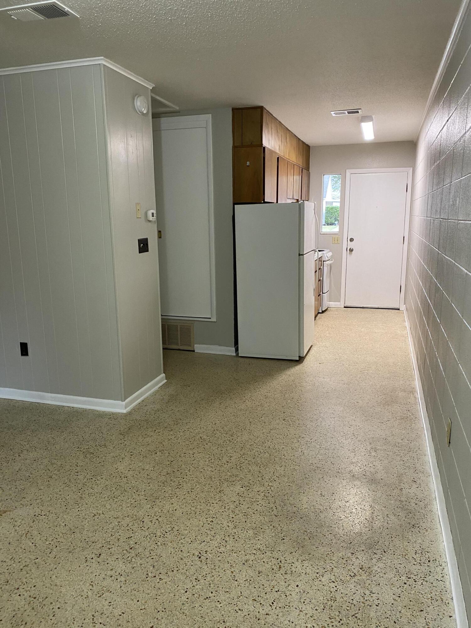 PORT DIXIE - Residential Lease