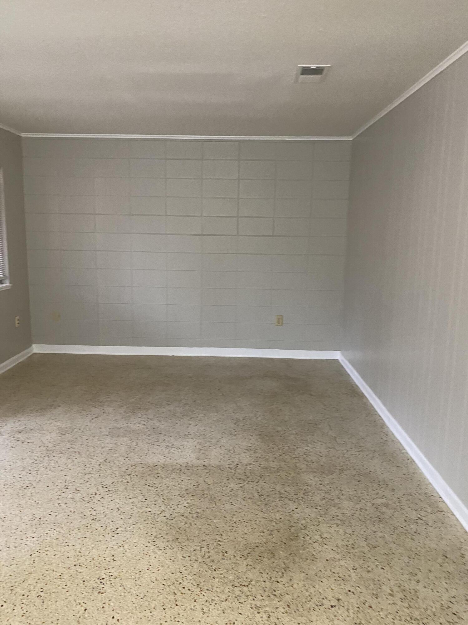 PORT DIXIE - Residential Lease