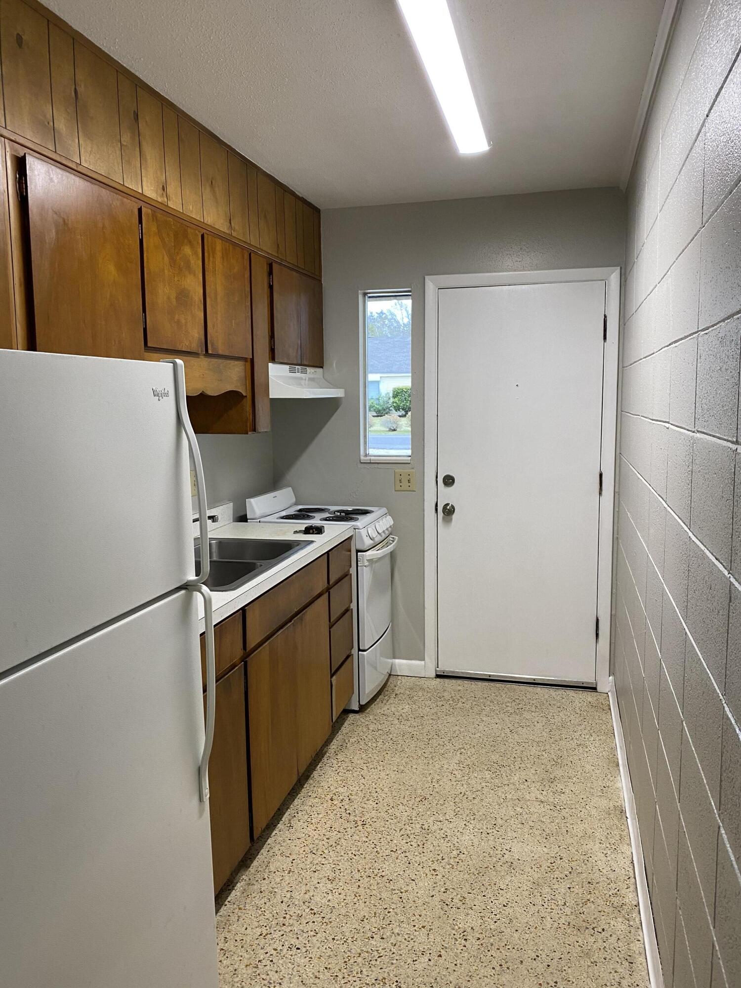 PORT DIXIE - Residential Lease