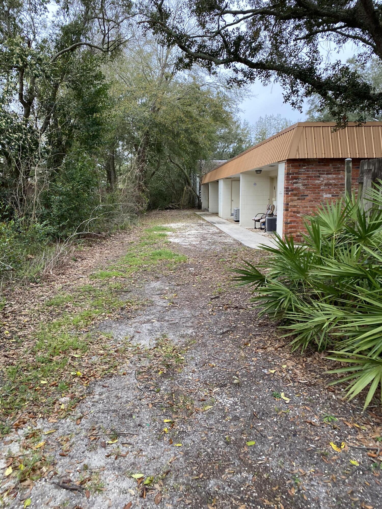 PORT DIXIE - Residential Lease