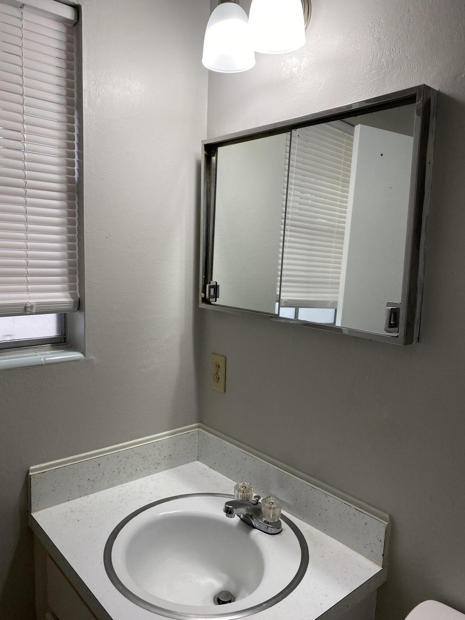 PORT DIXIE - Residential Lease