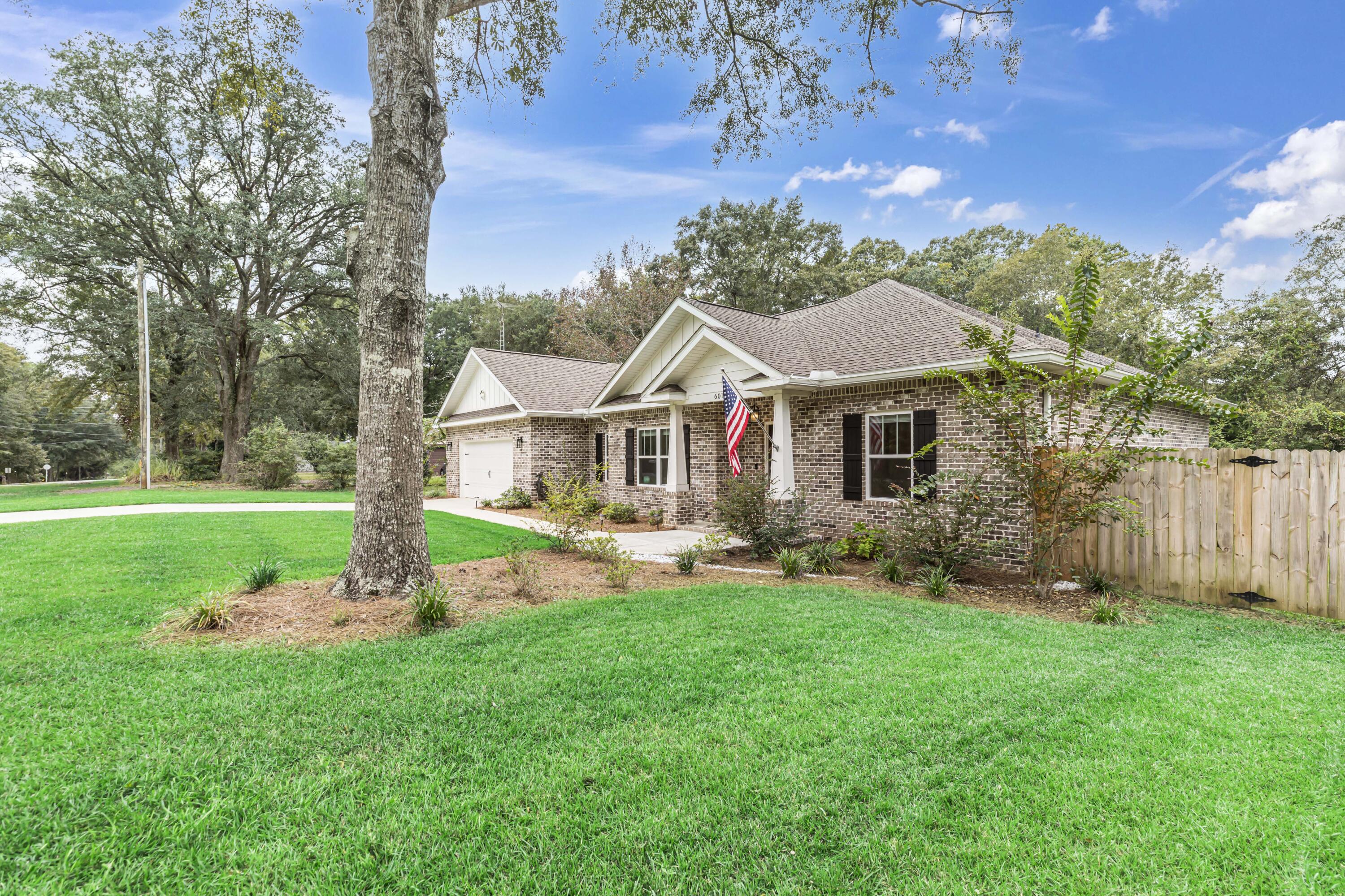 DOGWOOD ESTATES - Residential
