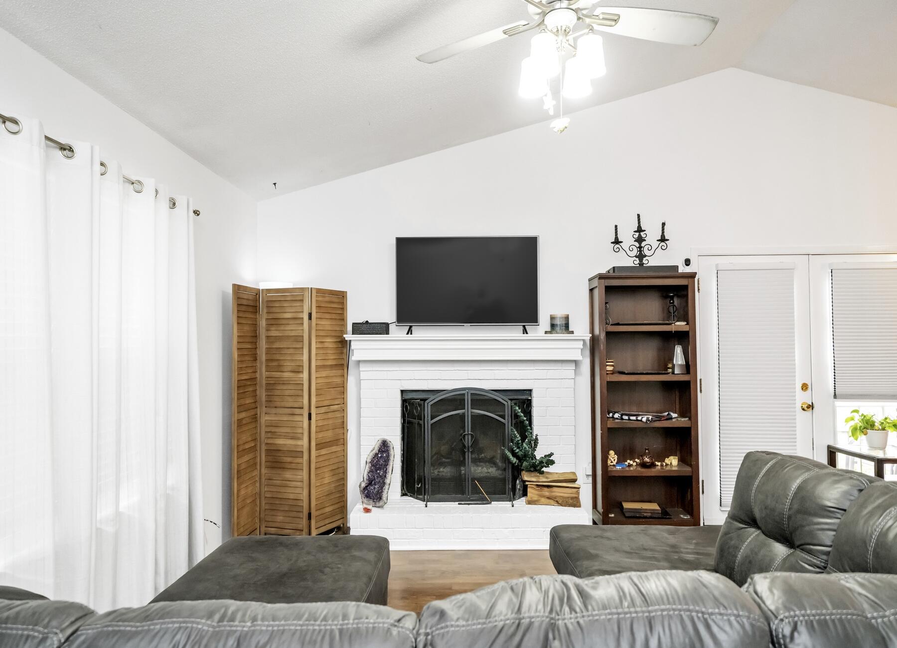 INDIAN OAKS - Residential