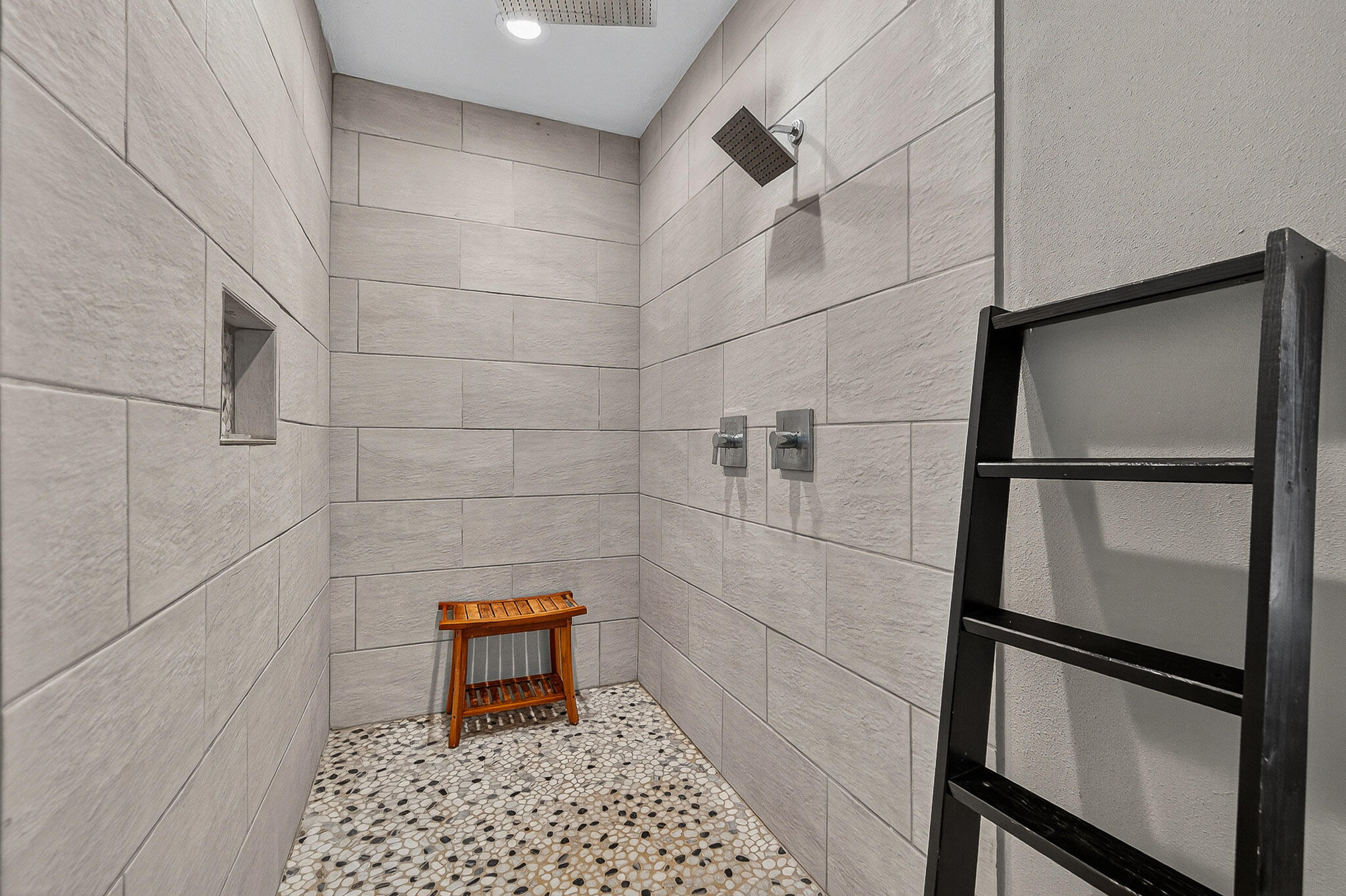 GONZALEZ PARK - Residential