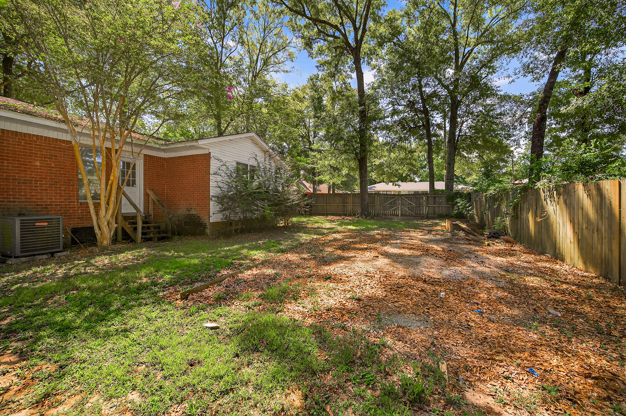 GONZALEZ PARK - Residential