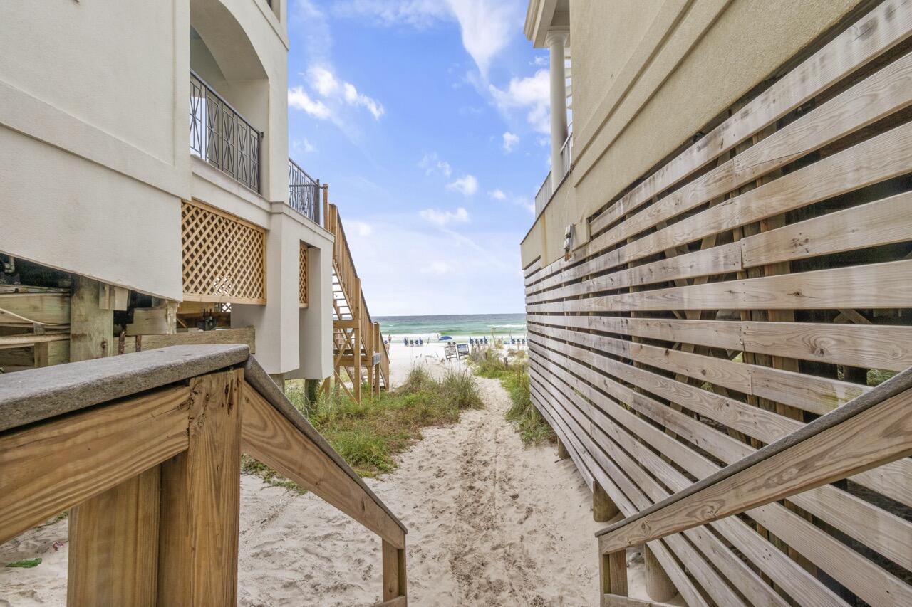 EMERALD WATERS - Residential